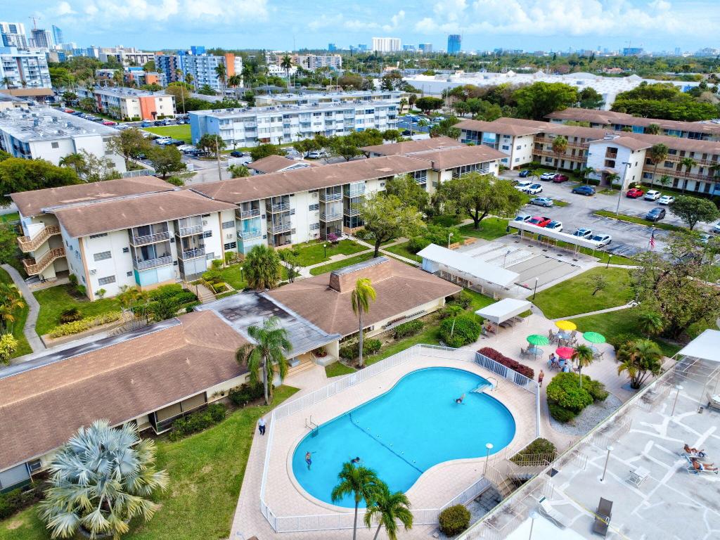 MAR-LEN GARDENS NO 12 CORP-CO-OP - Residential