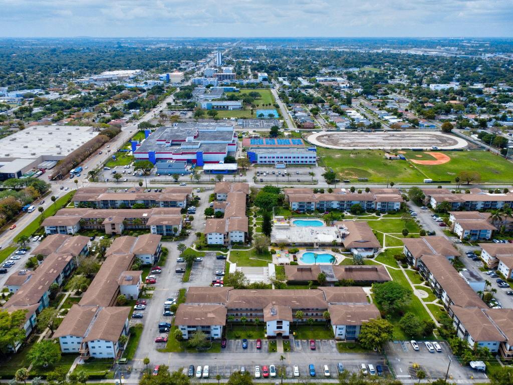 MAR-LEN GARDENS NO 12 CORP-CO-OP - Residential