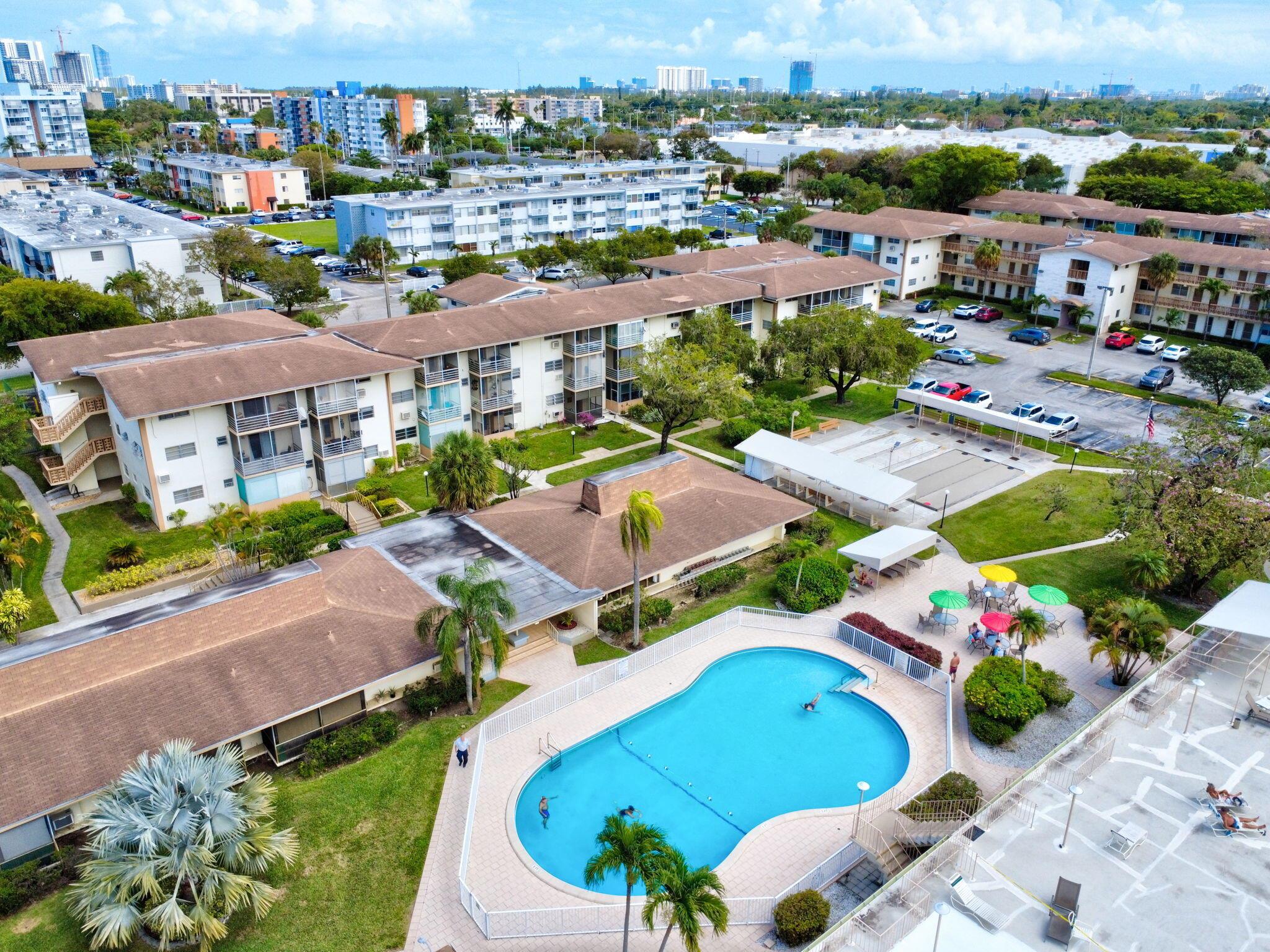 MAR-LEN GARDENS NO 12 COR - Residential