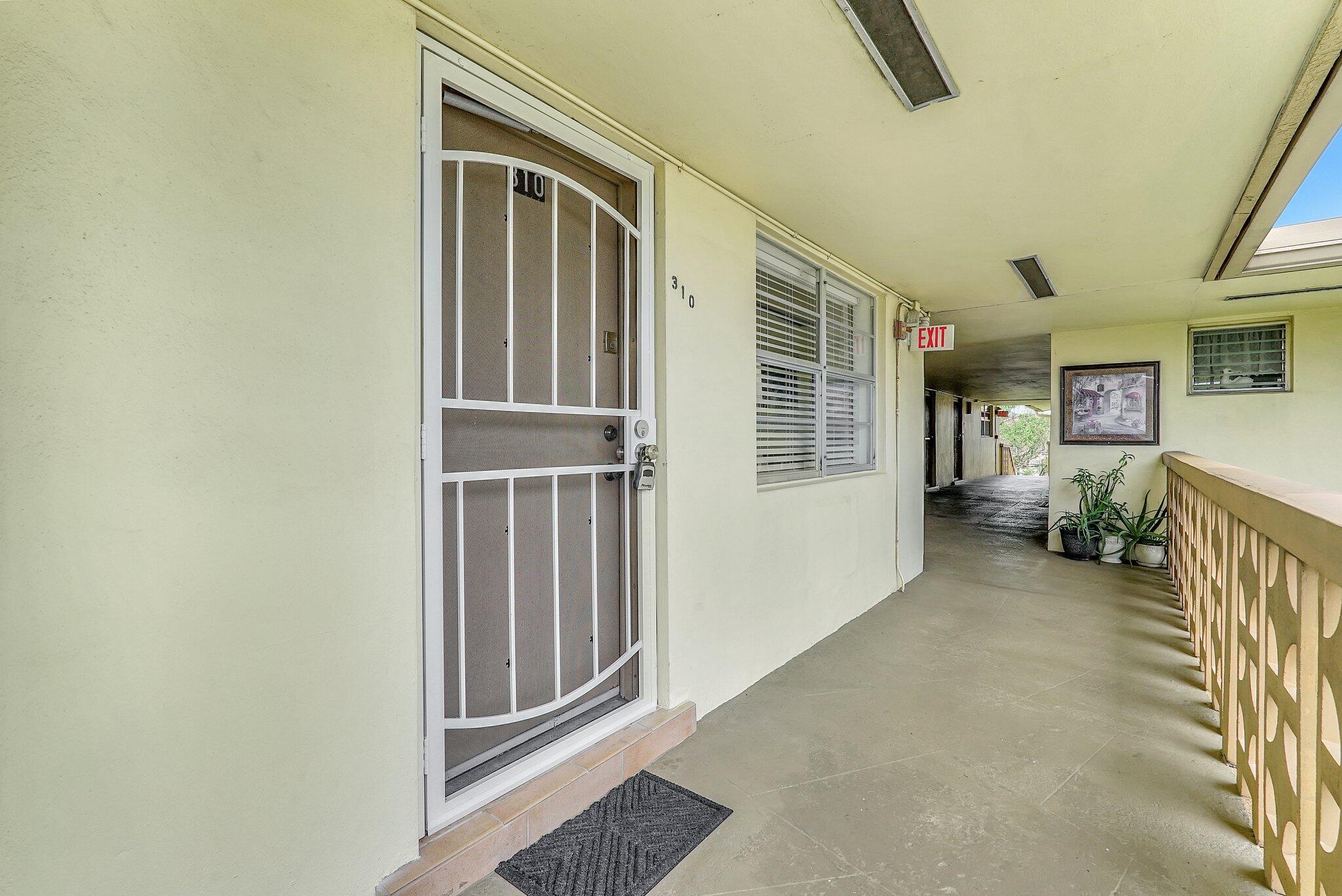 MAR-LEN GARDENS NO 12 COR - Residential