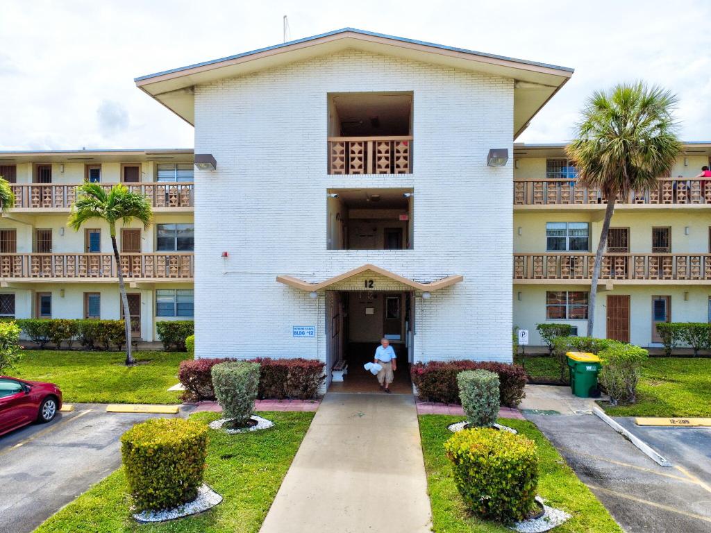 MAR-LEN GARDENS NO 12 CORP-CO-OP - Residential