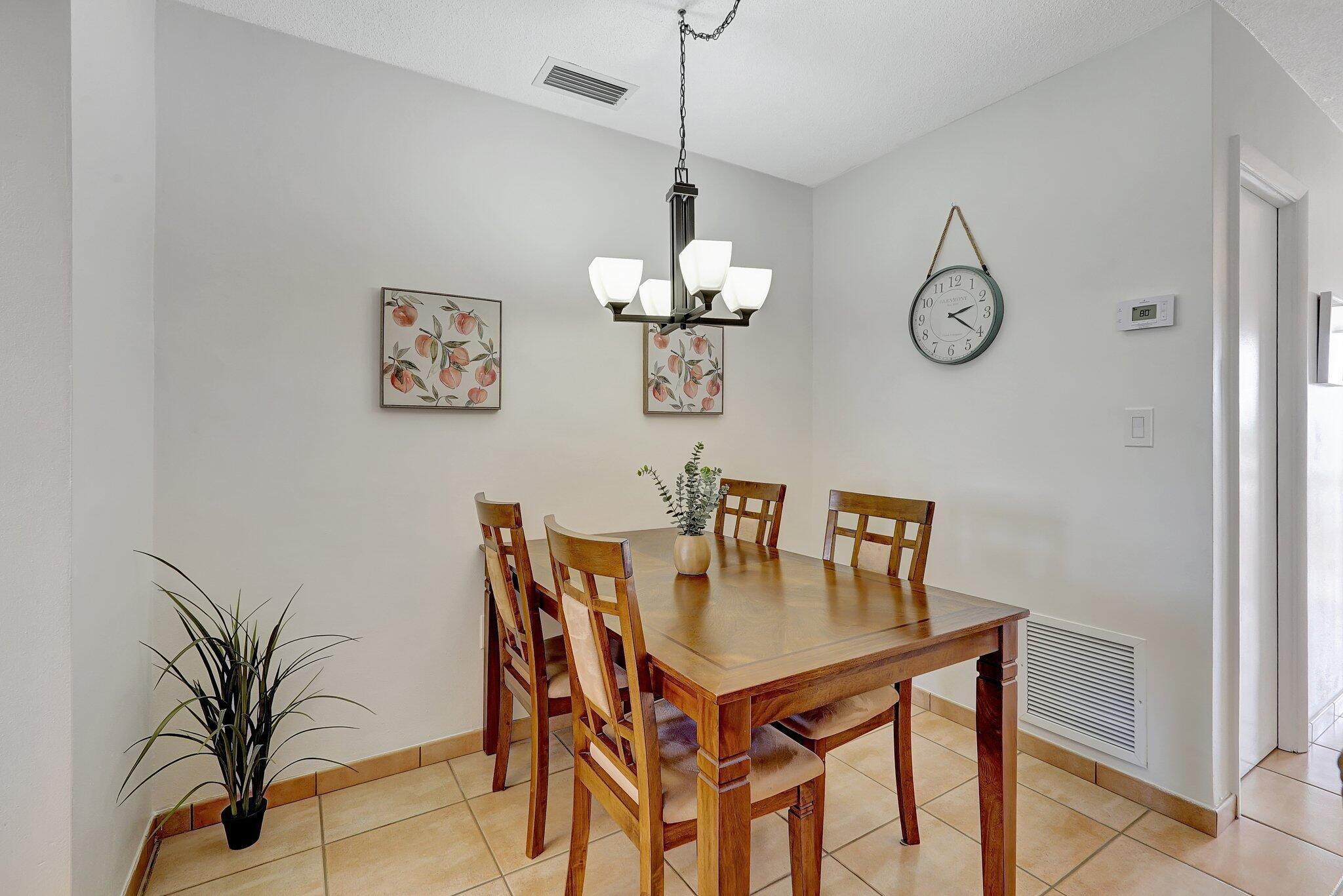 MAR-LEN GARDENS NO 12 COR - Residential