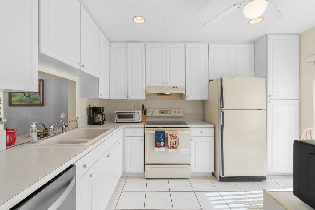 Photo of 791 Banks Rd #130, Pompano Beach, FL 33063 (MLS # F10539812)