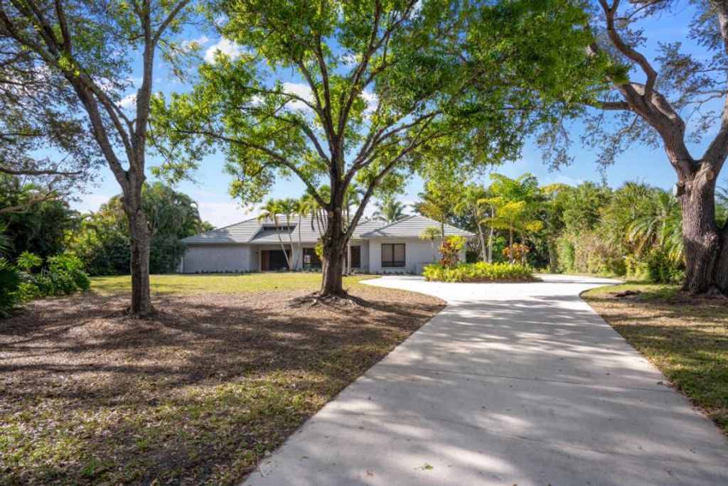 Photo of 5355 Sea Biscuit Road Rd, Palm Beach Gardens, FL 33418 (MLS # R10774849)