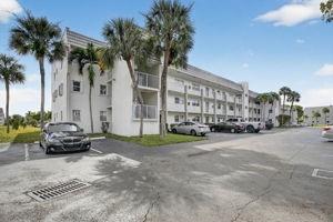 SUNRISE LAKES - Residential