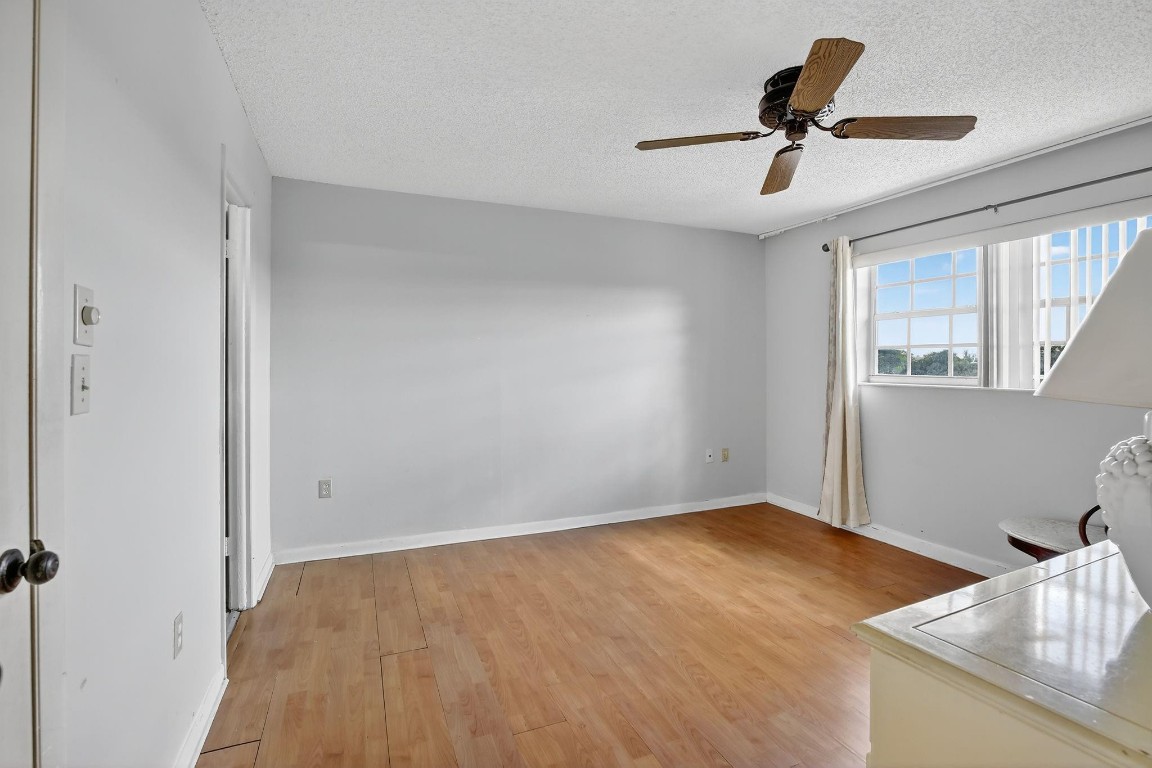 SUNRISE LAKES - Residential