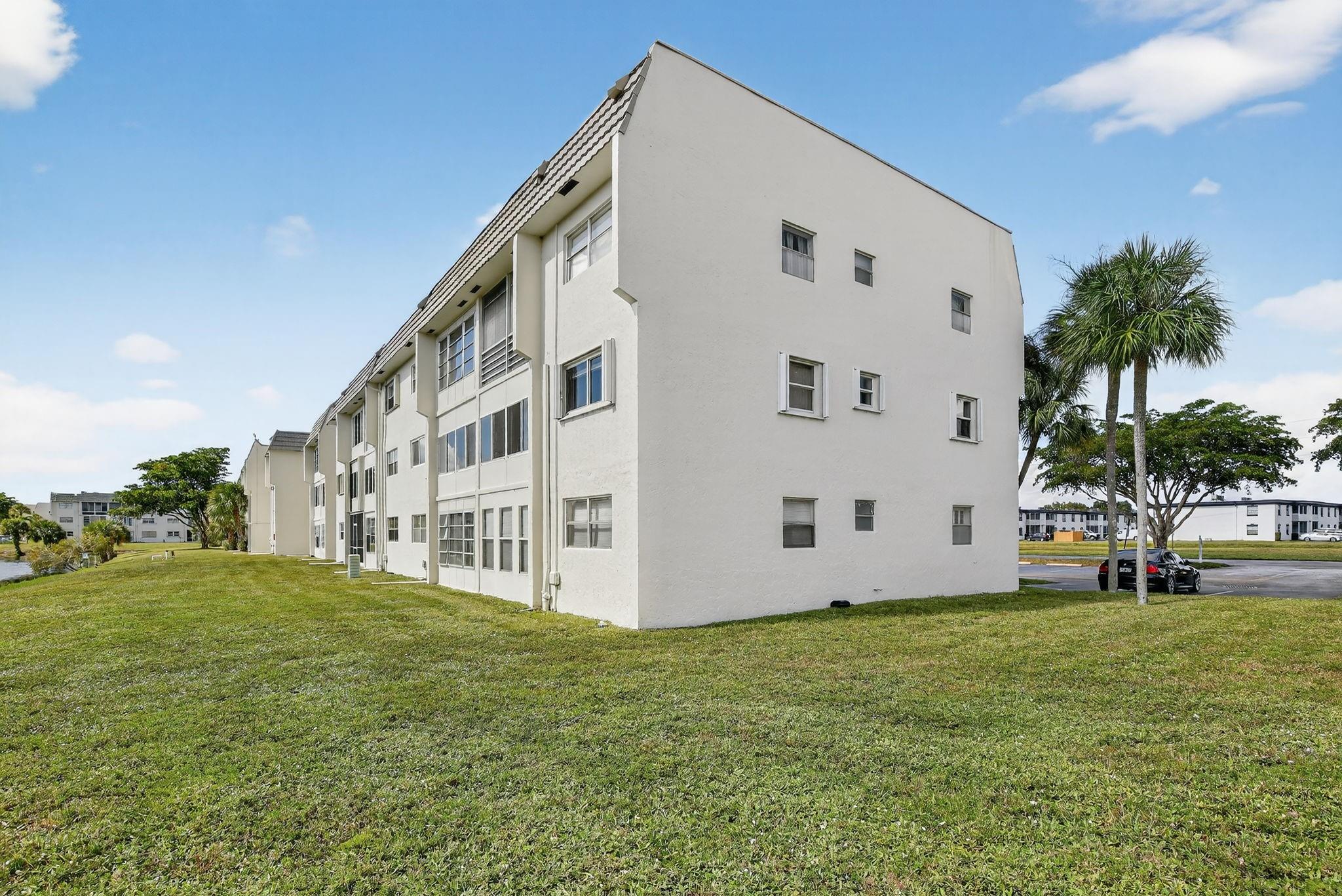 8130 Sunrise Lakes Blvd 309