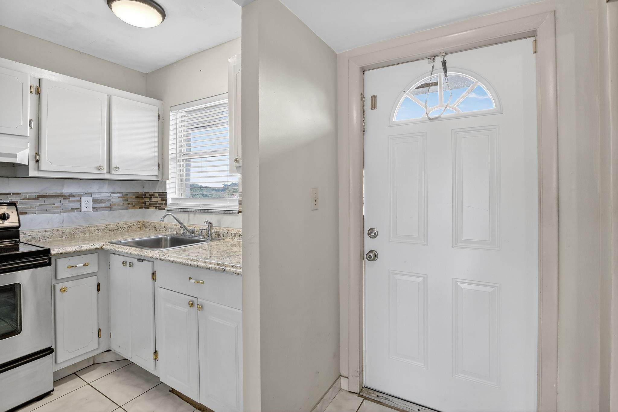 8130 Sunrise Lakes Blvd 309