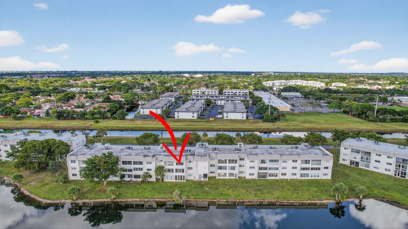 SUNRISE LAKES - Residential