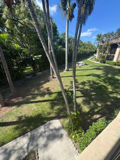 435 Pine Glen Lane C-2 Greenacres FL 33463