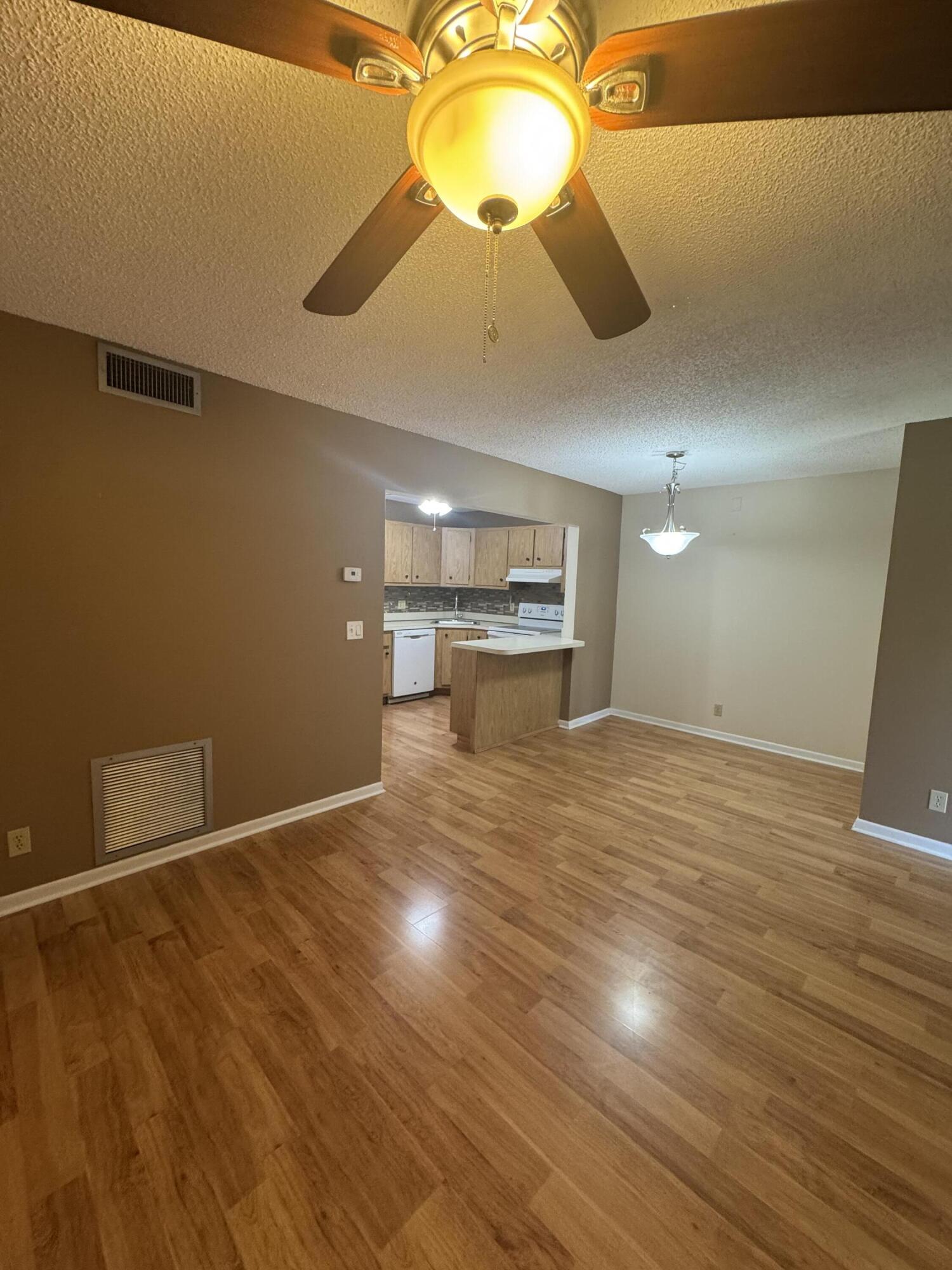 435 Pine Glen Lane C-2