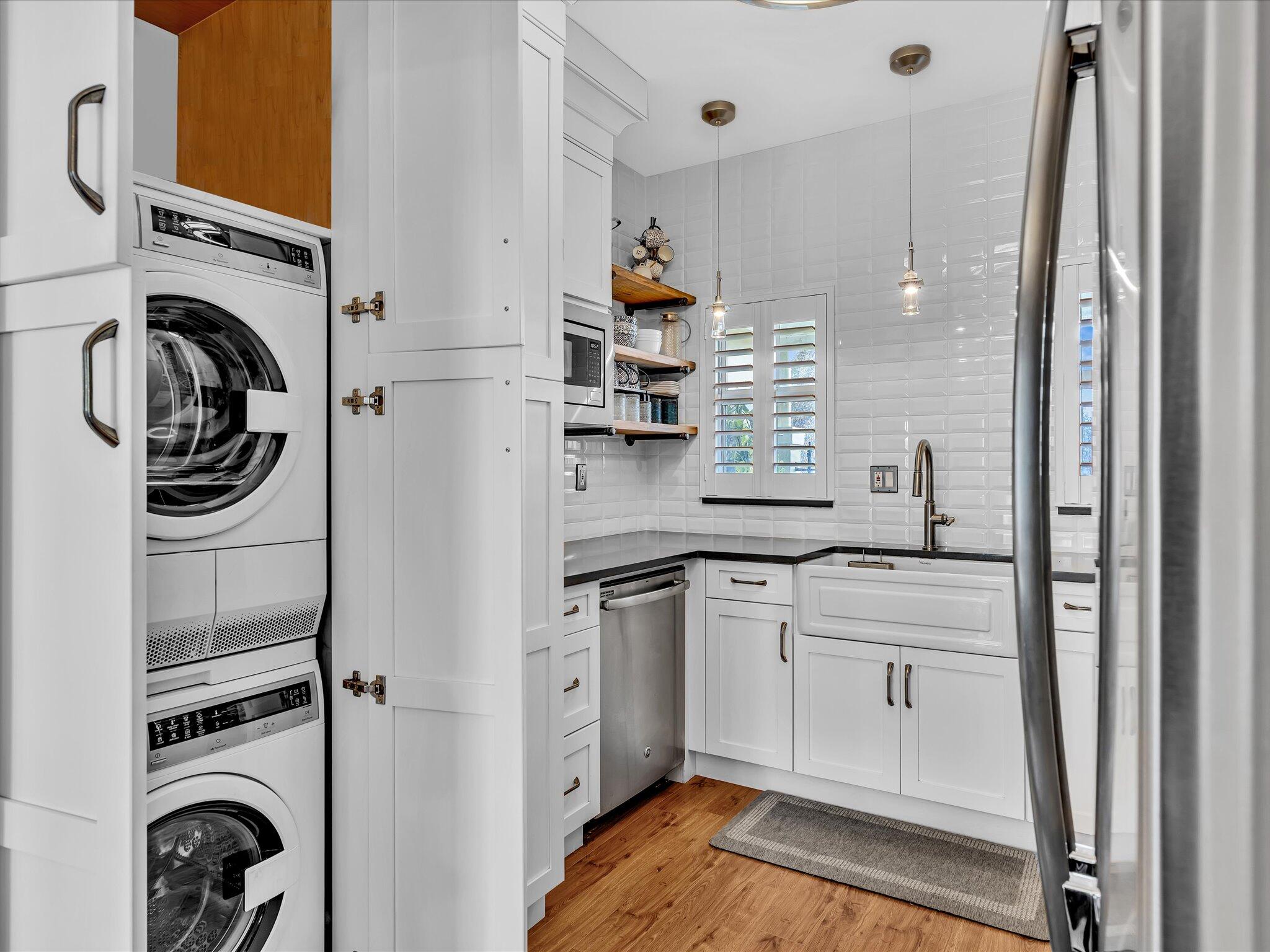 CHARLESTON PLACE - Residential Lease