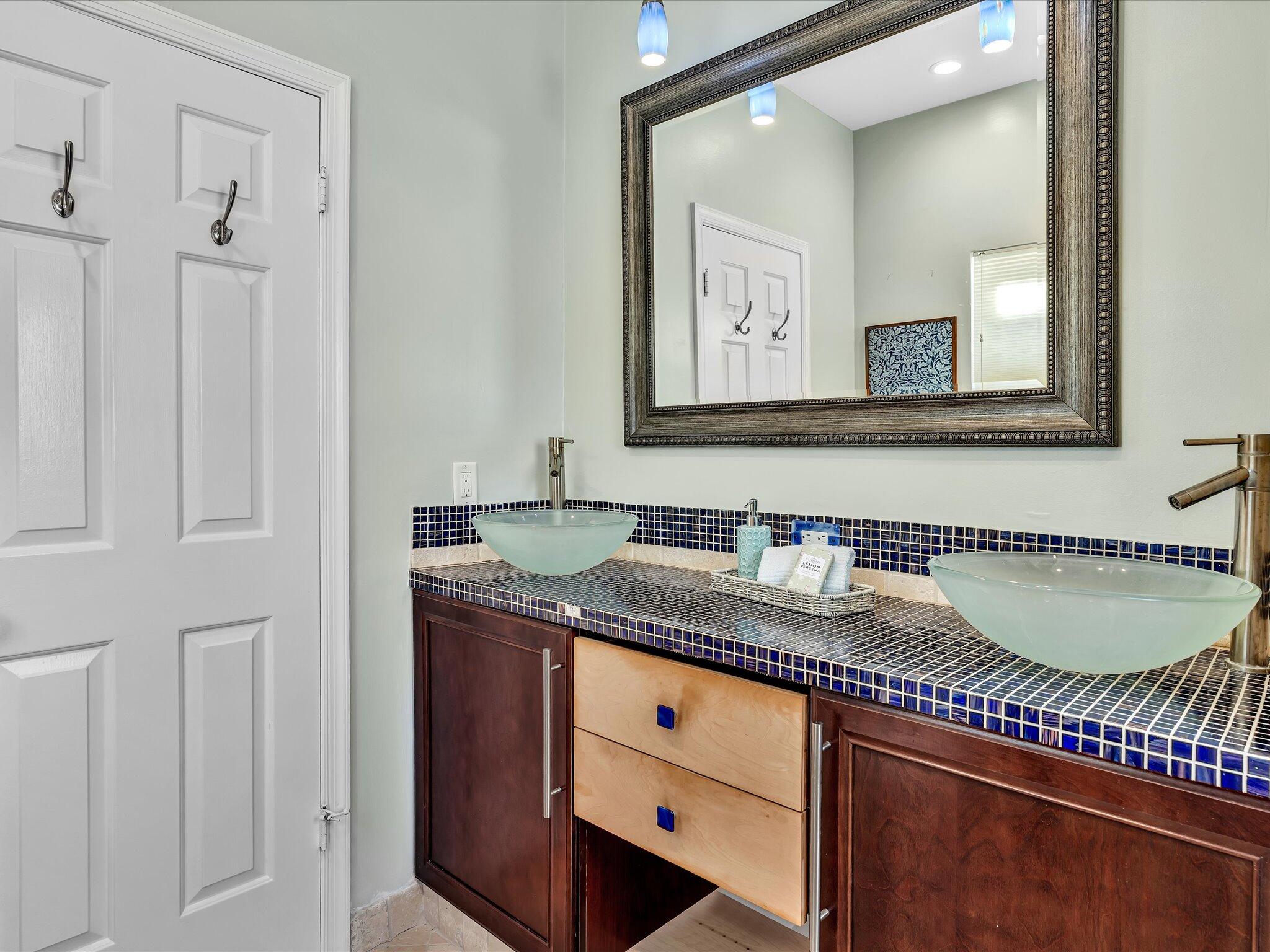 CHARLESTON PLACE - Residential Lease