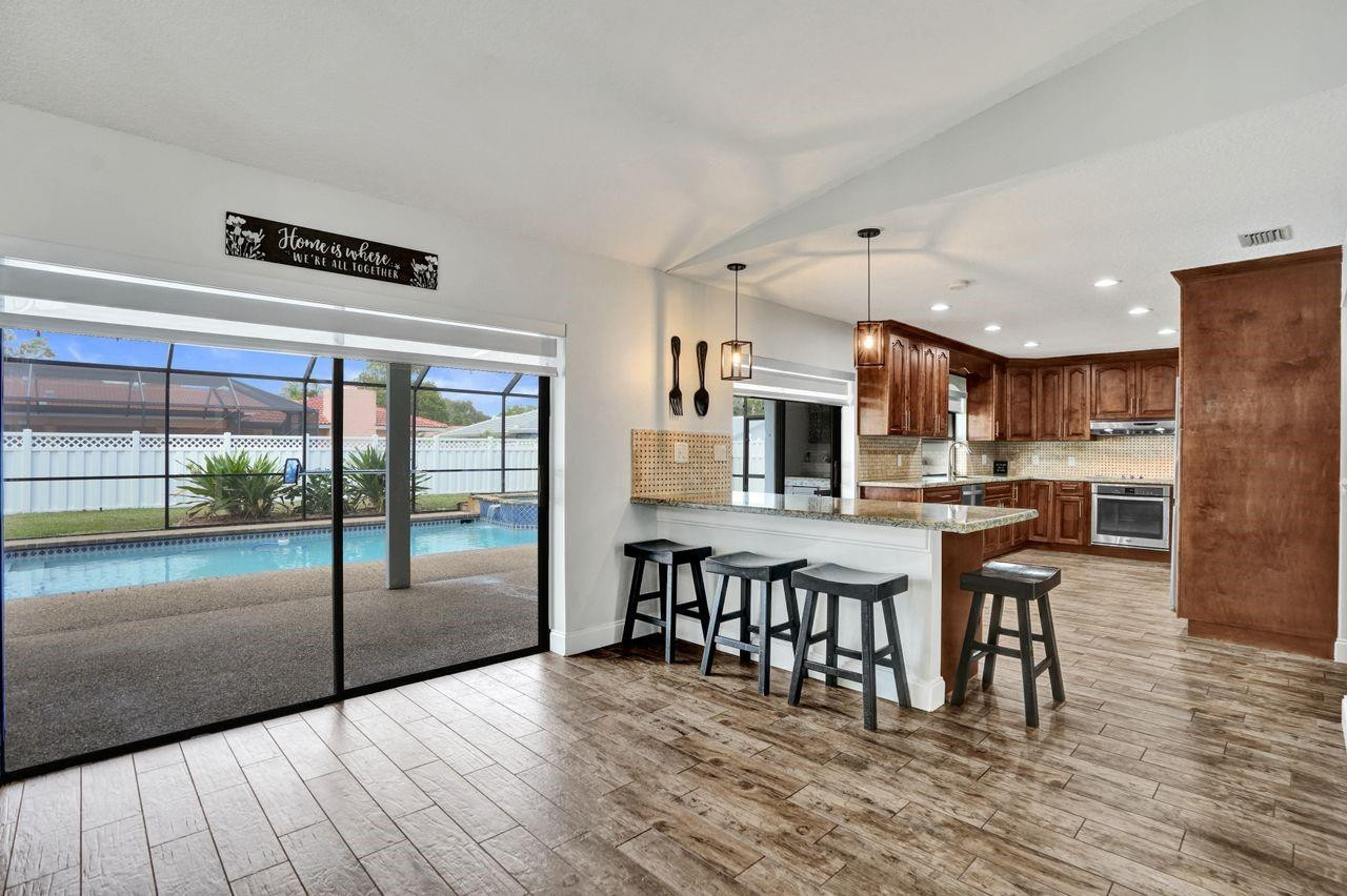 Oak Wood 80-39 B - Residential