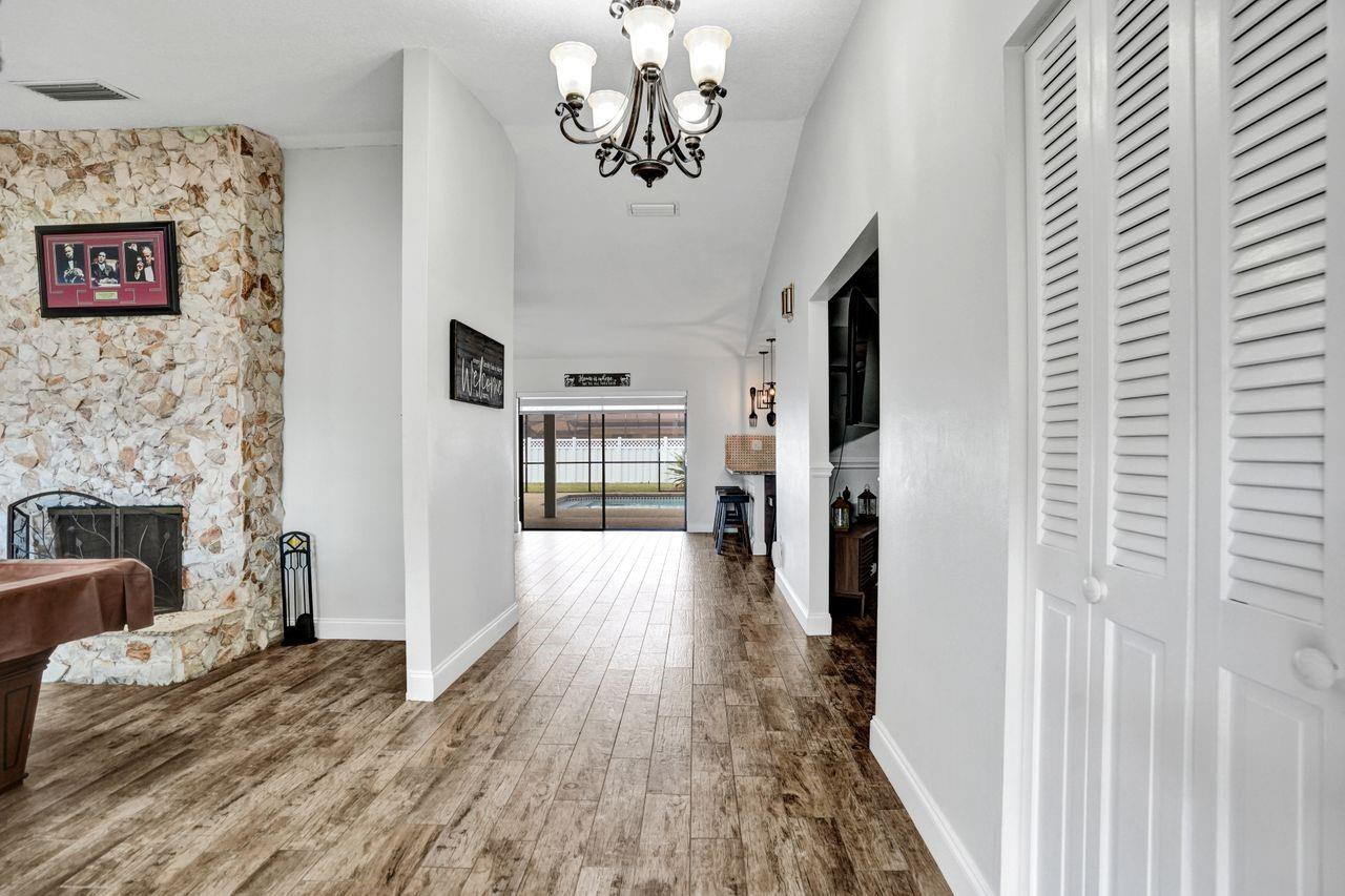 Oak Wood 80-39 B - Residential