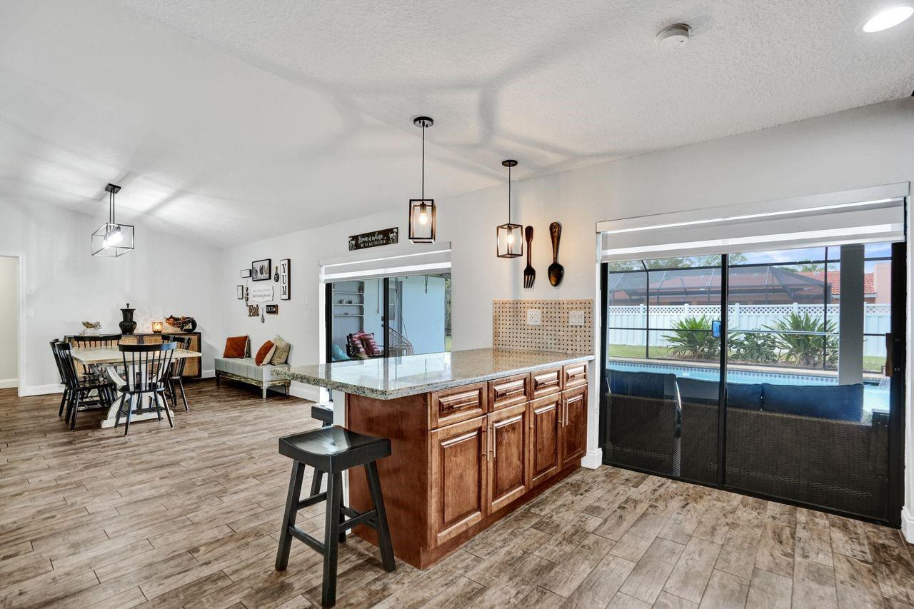 Oak Wood 80-39 B - Residential