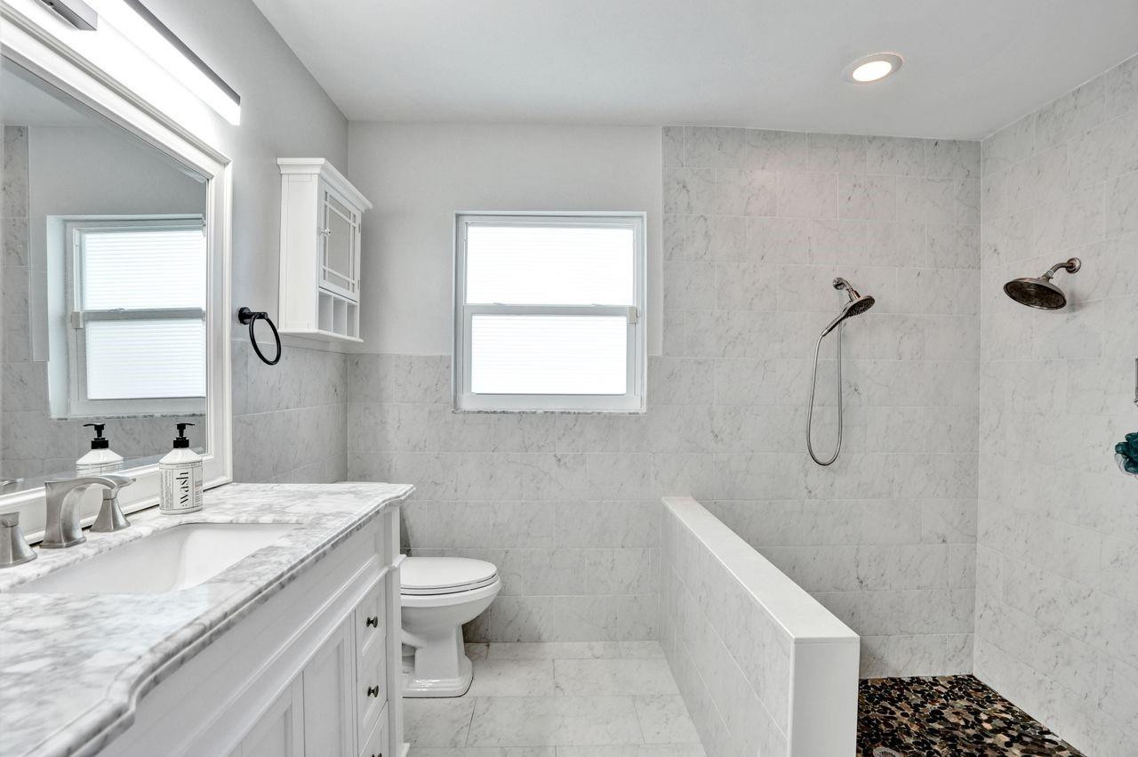 Oak Wood 80-39 B - Residential