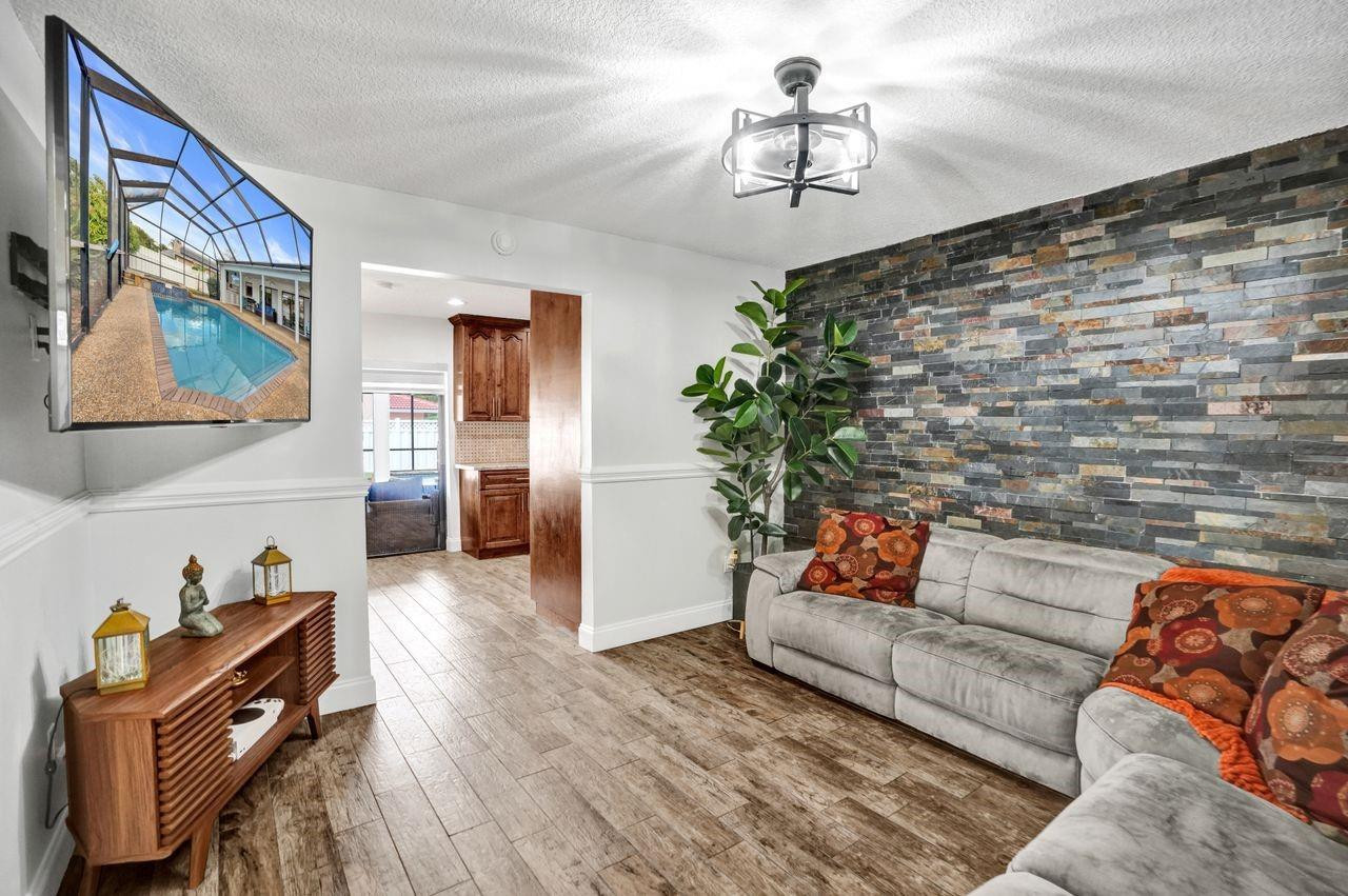 326 NW 101st Terrace