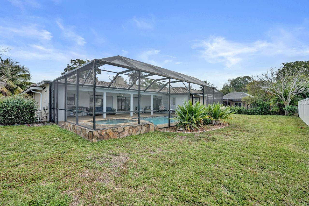 Oak Wood 80-39 B - Residential