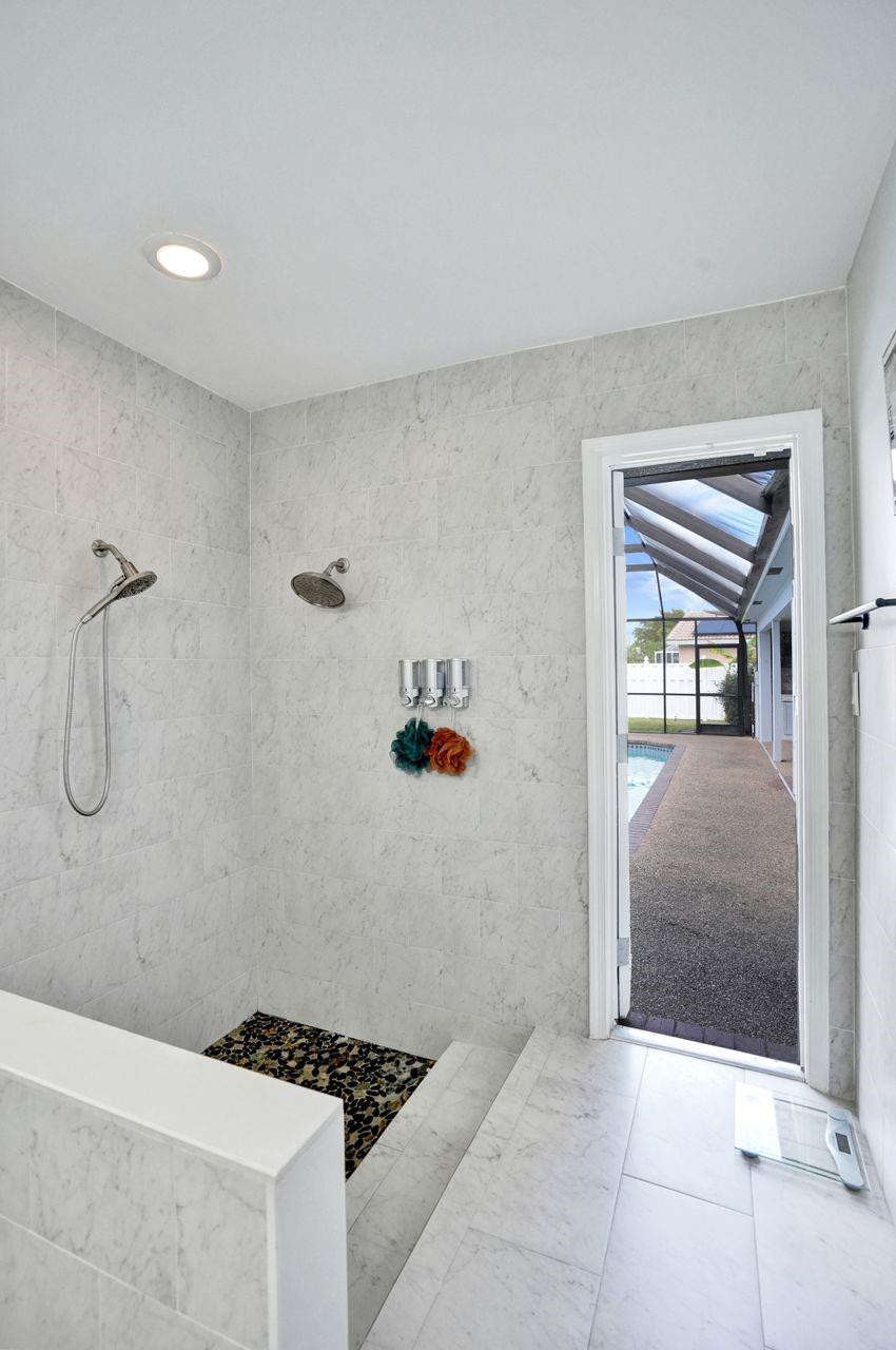 Oak Wood 80-39 B - Residential