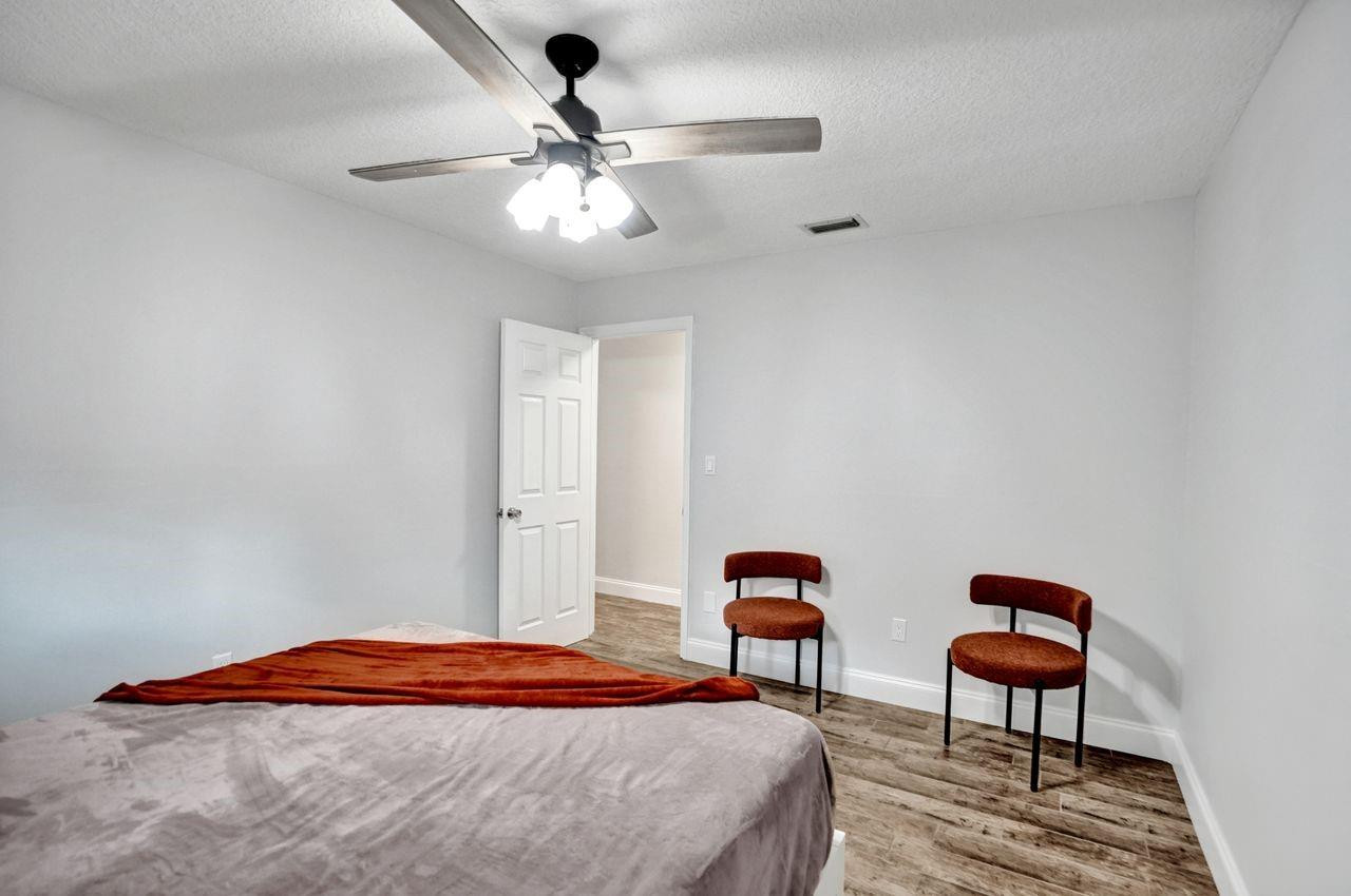 Oak Wood 80-39 B - Residential