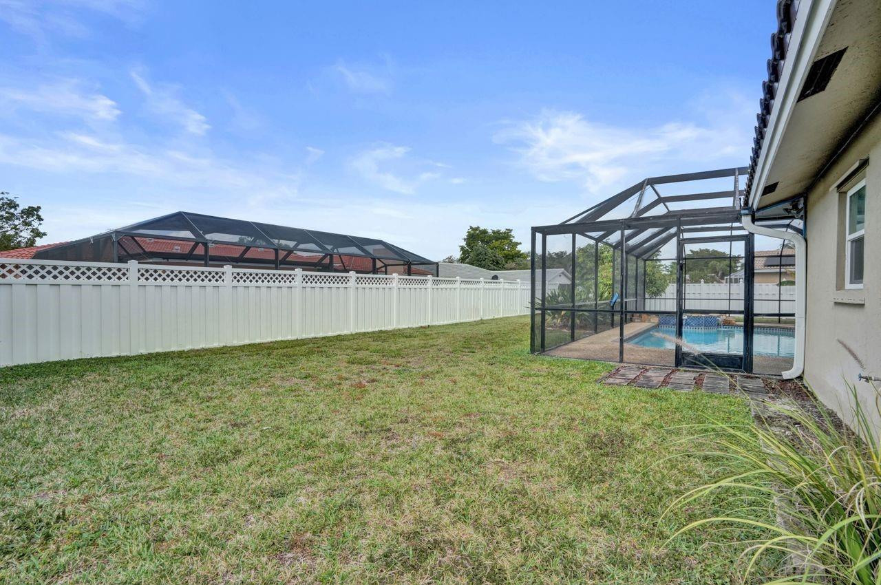 Oak Wood 80-39 B - Residential