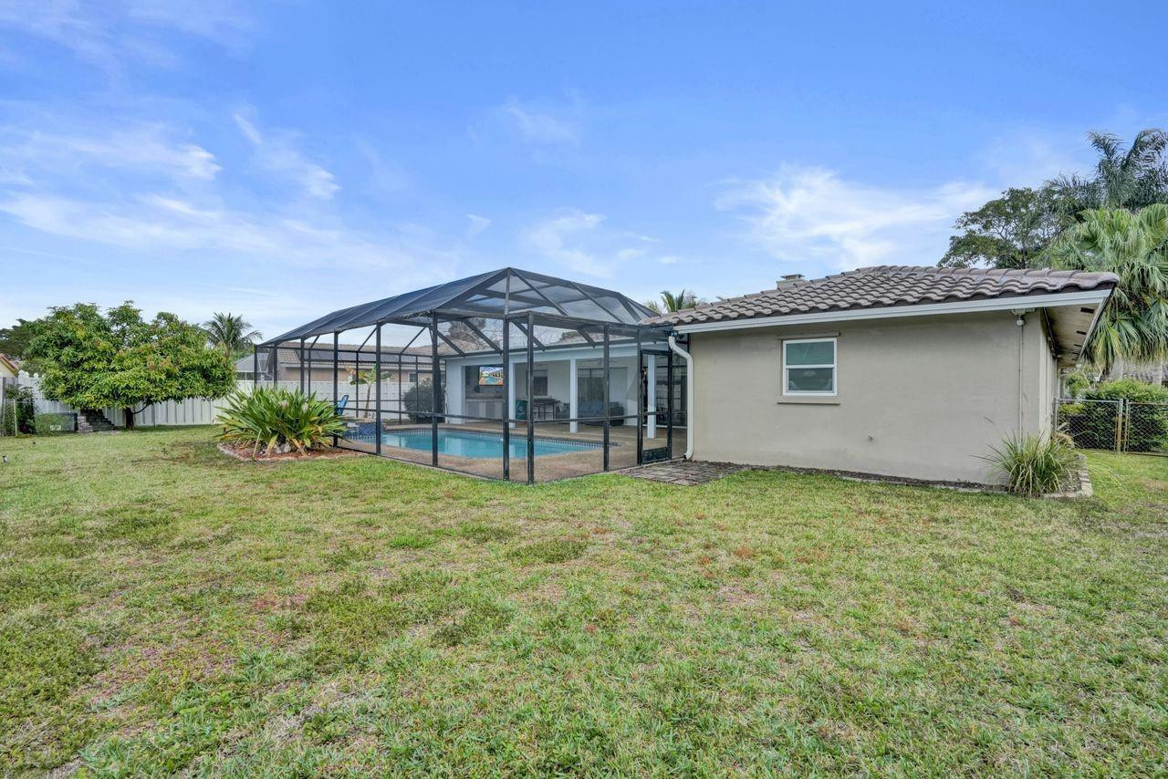 Oak Wood 80-39 B - Residential