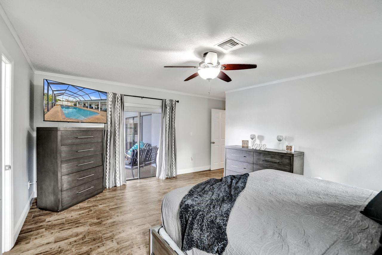 Oak Wood 80-39 B - Residential