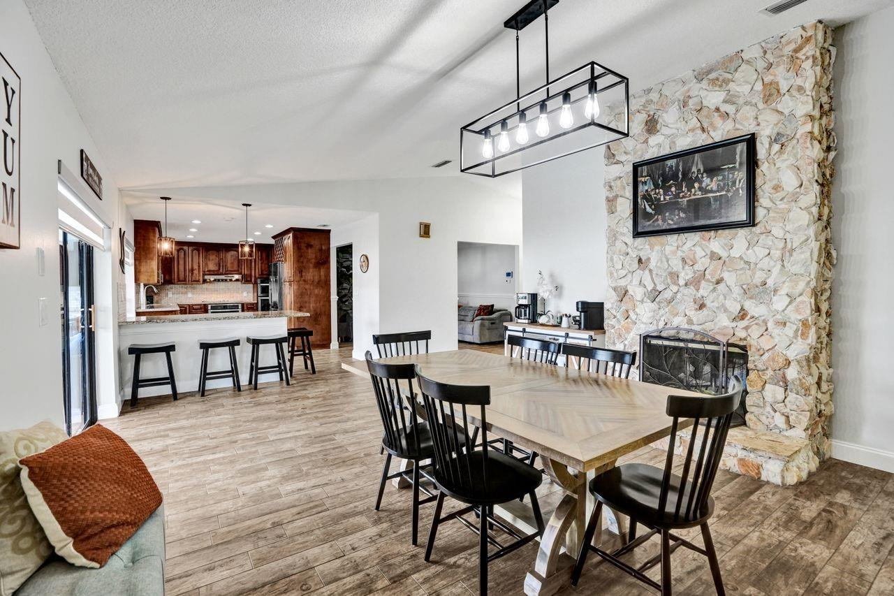 Oak Wood 80-39 B - Residential