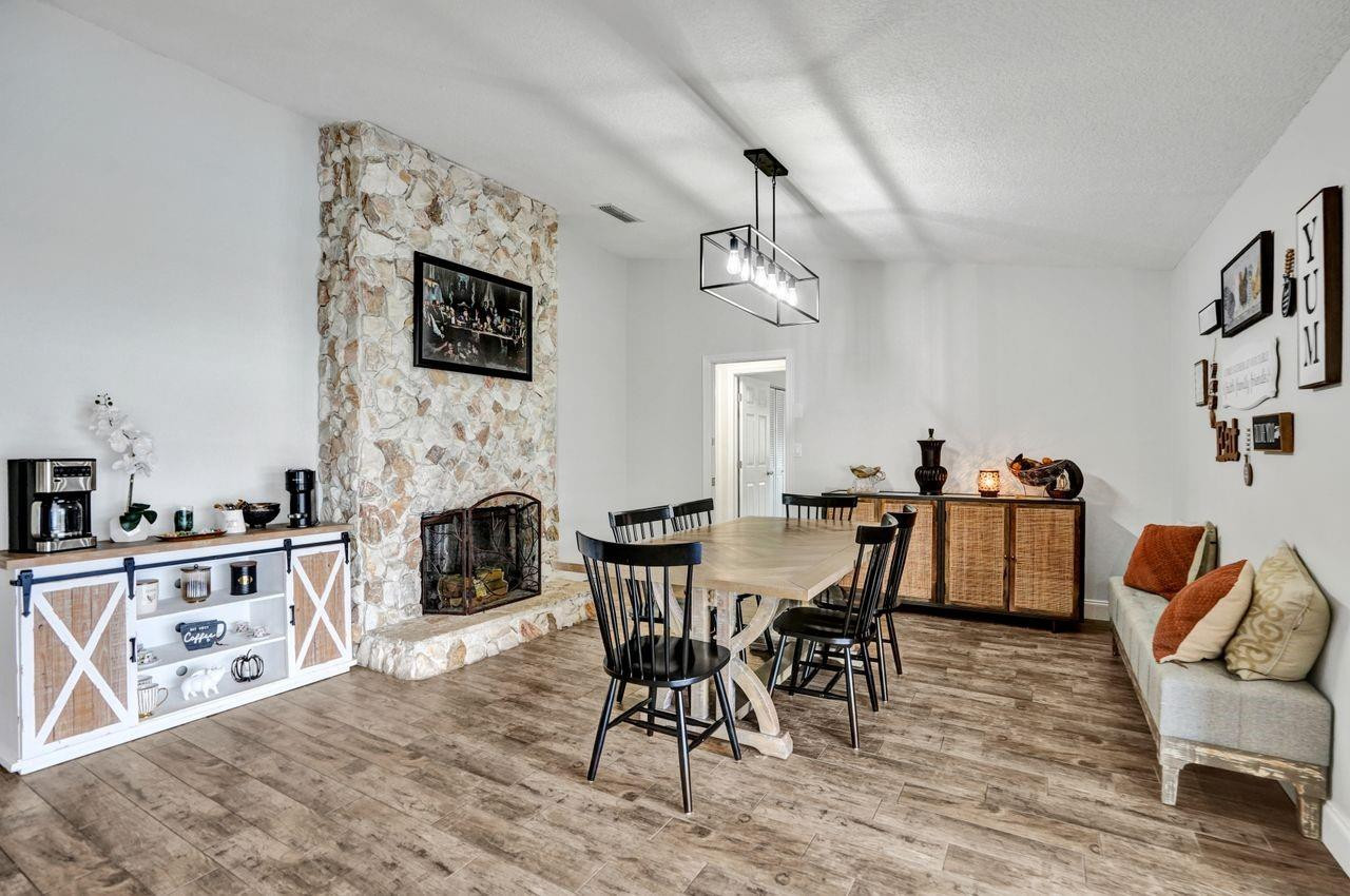 Oak Wood 80-39 B - Residential