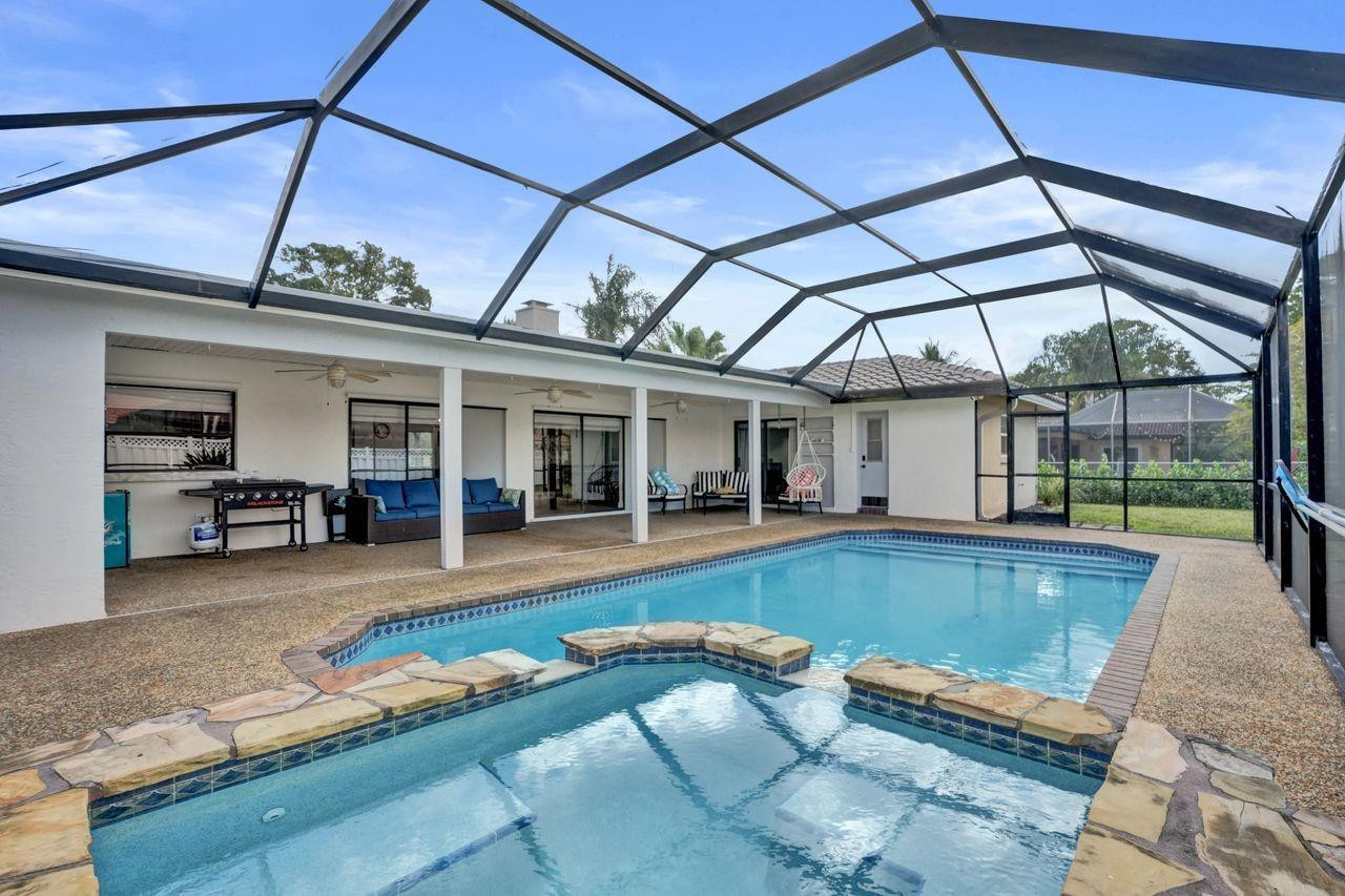 Oak Wood 80-39 B - Residential