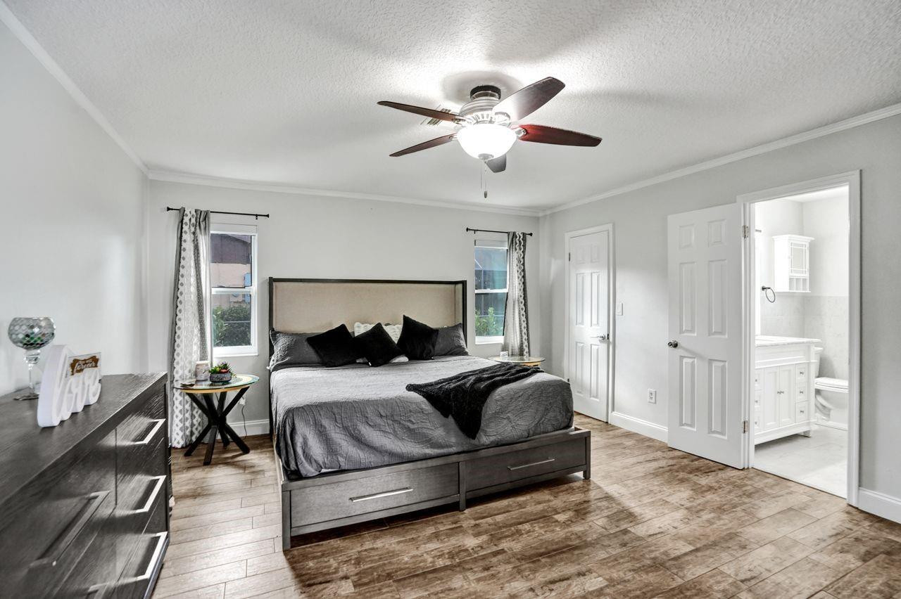 Oak Wood 80-39 B - Residential