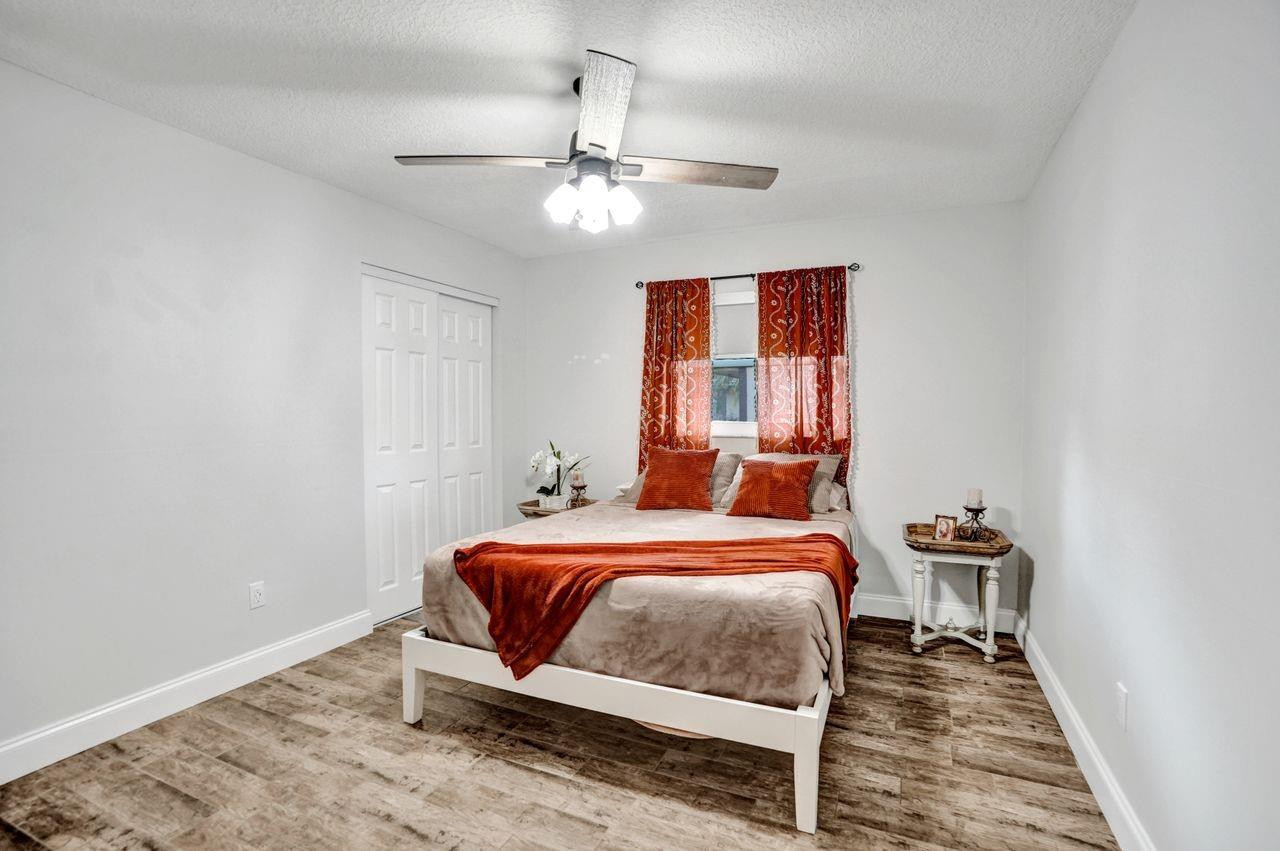 Oak Wood 80-39 B - Residential