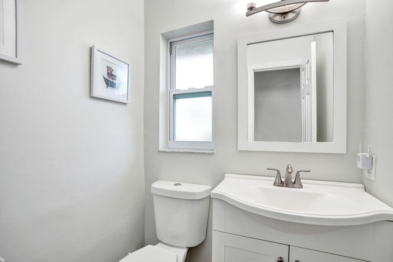 Oak Wood 80-39 B - Residential