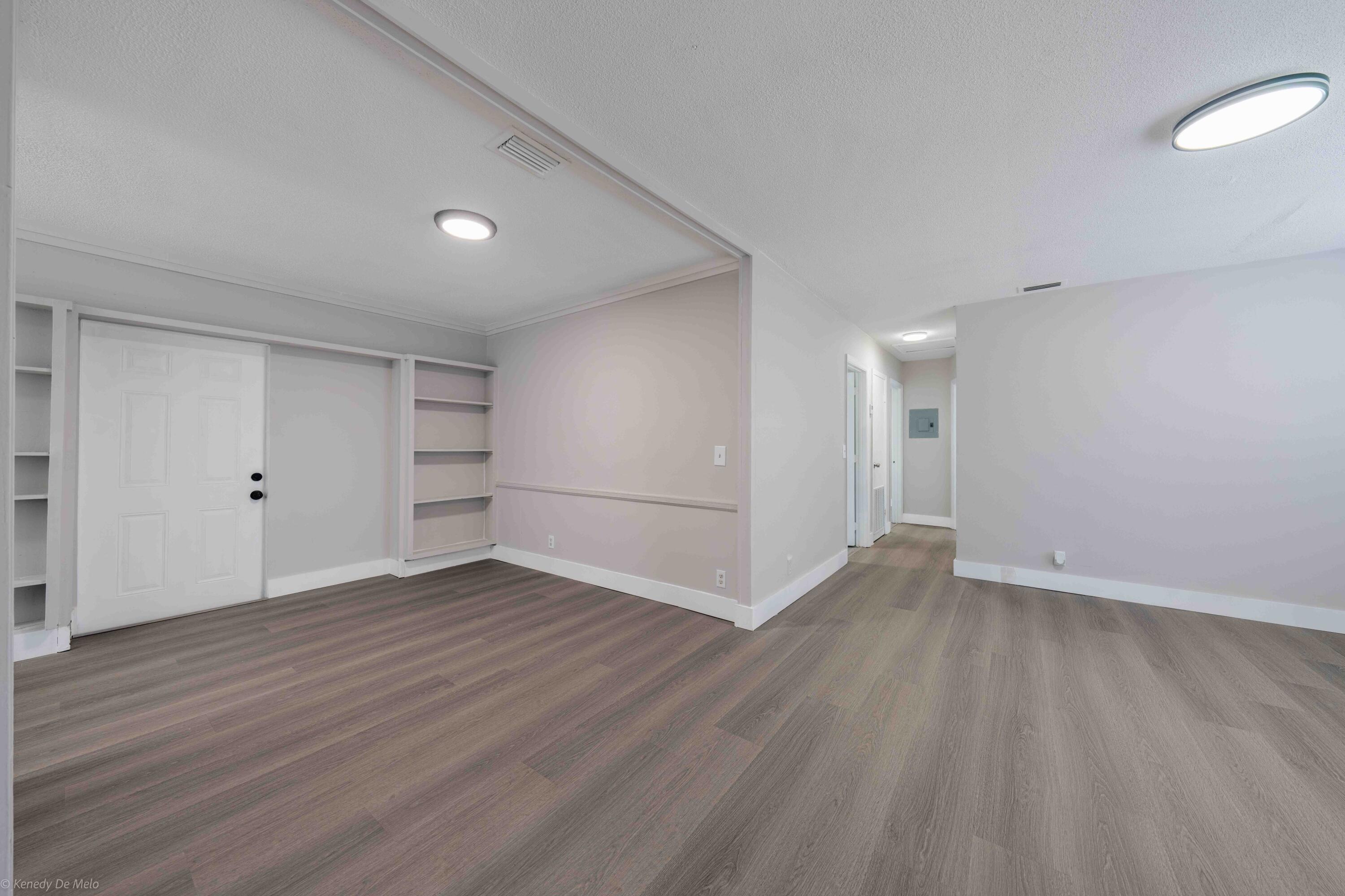 COMMONWEALTH MANOR - Residential Lease