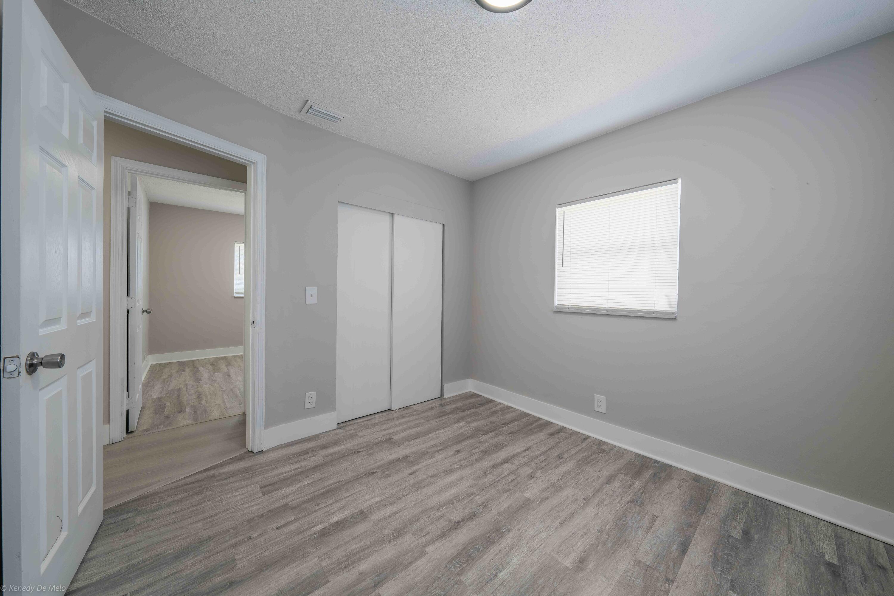 COMMONWEALTH MANOR - Residential Lease