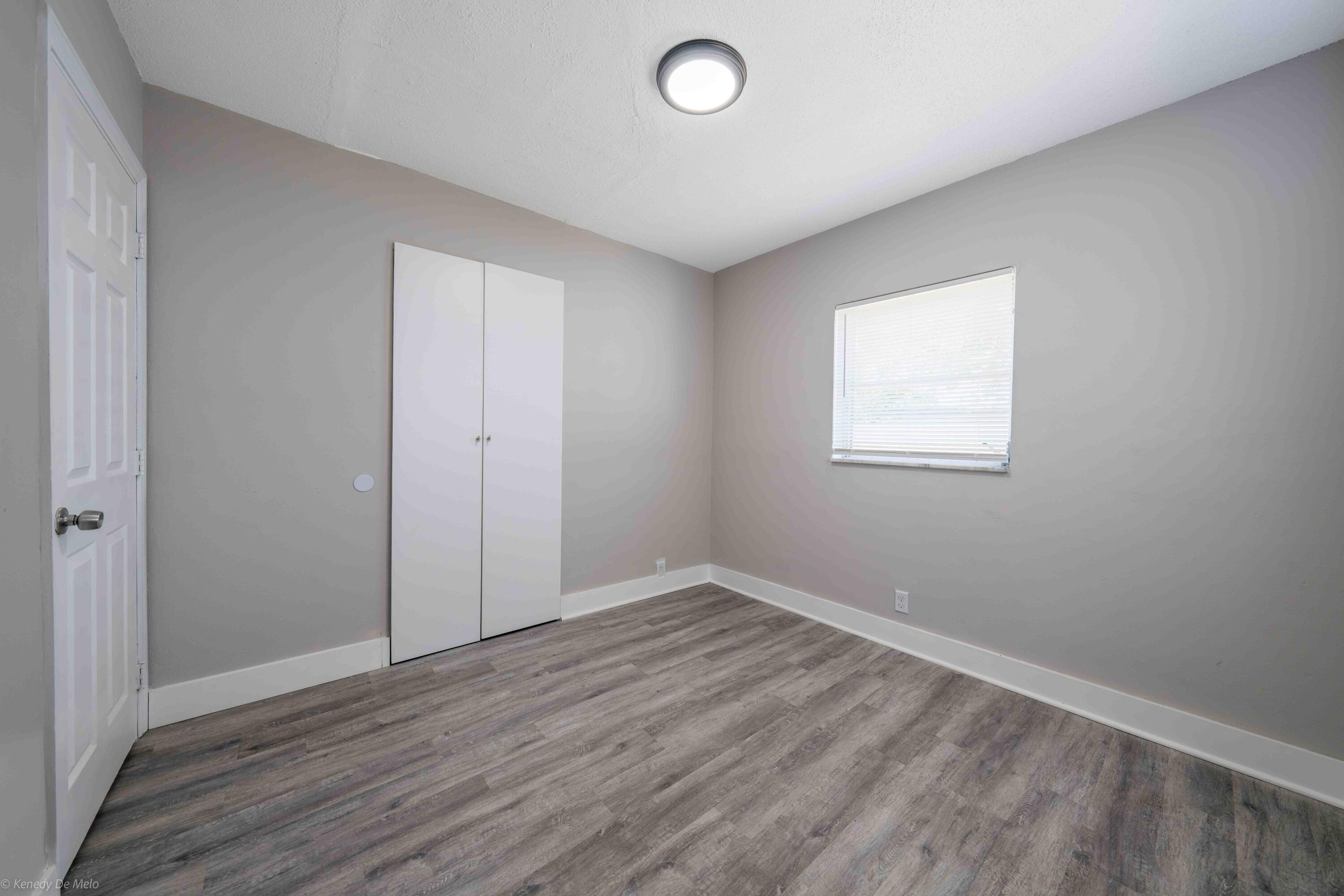 COMMONWEALTH MANOR - Residential Lease