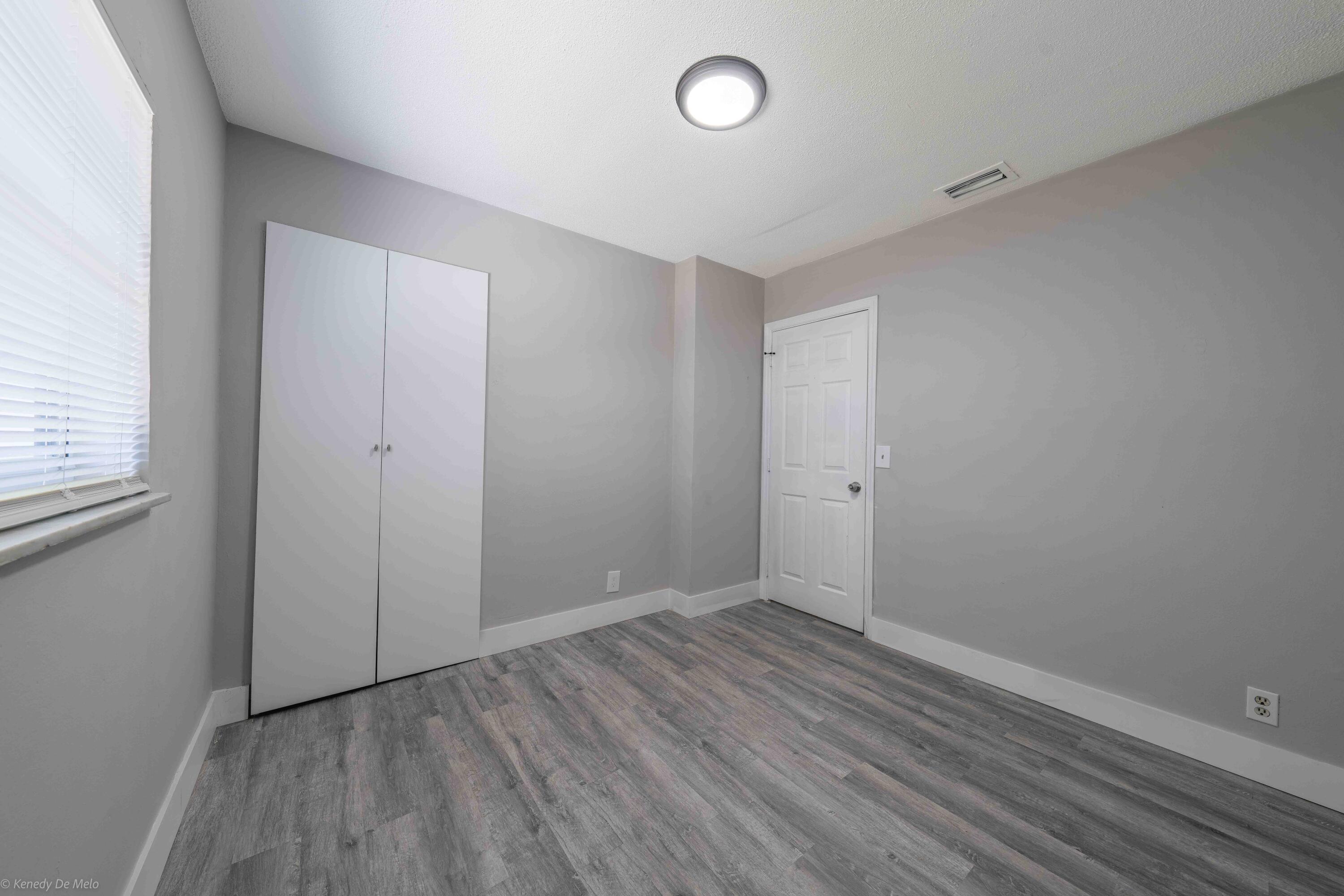 COMMONWEALTH MANOR - Residential Lease