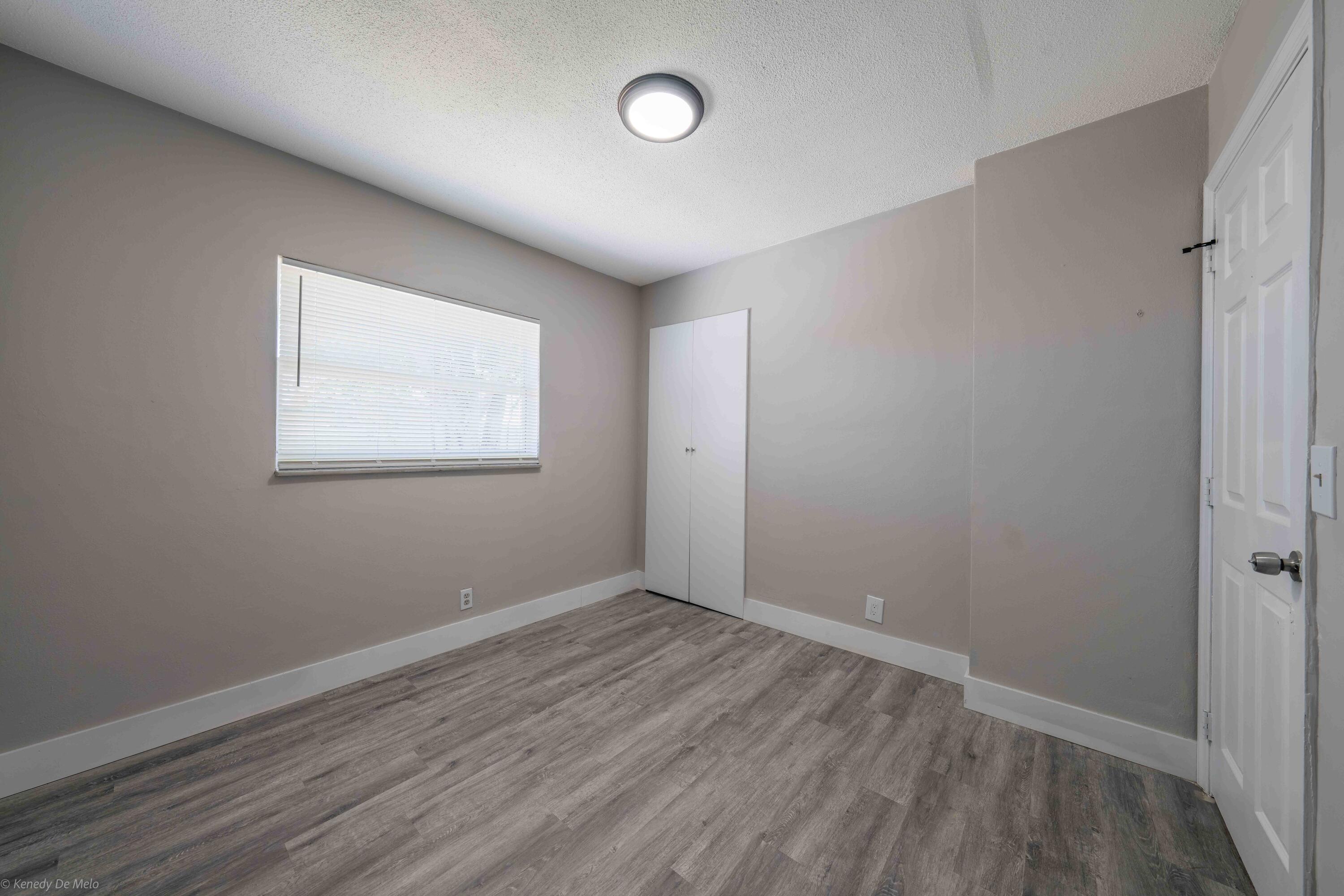COMMONWEALTH MANOR - Residential Lease