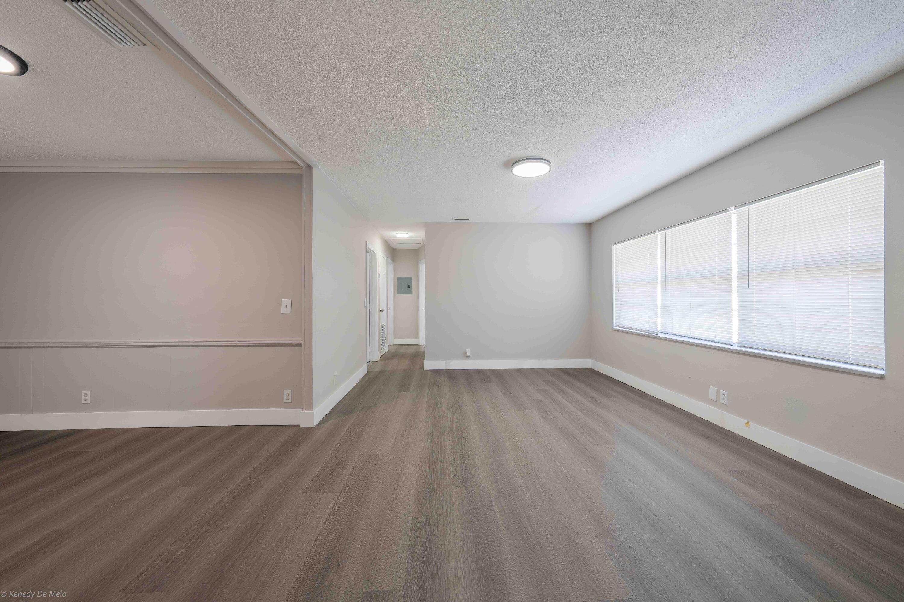 COMMONWEALTH MANOR - Residential Lease
