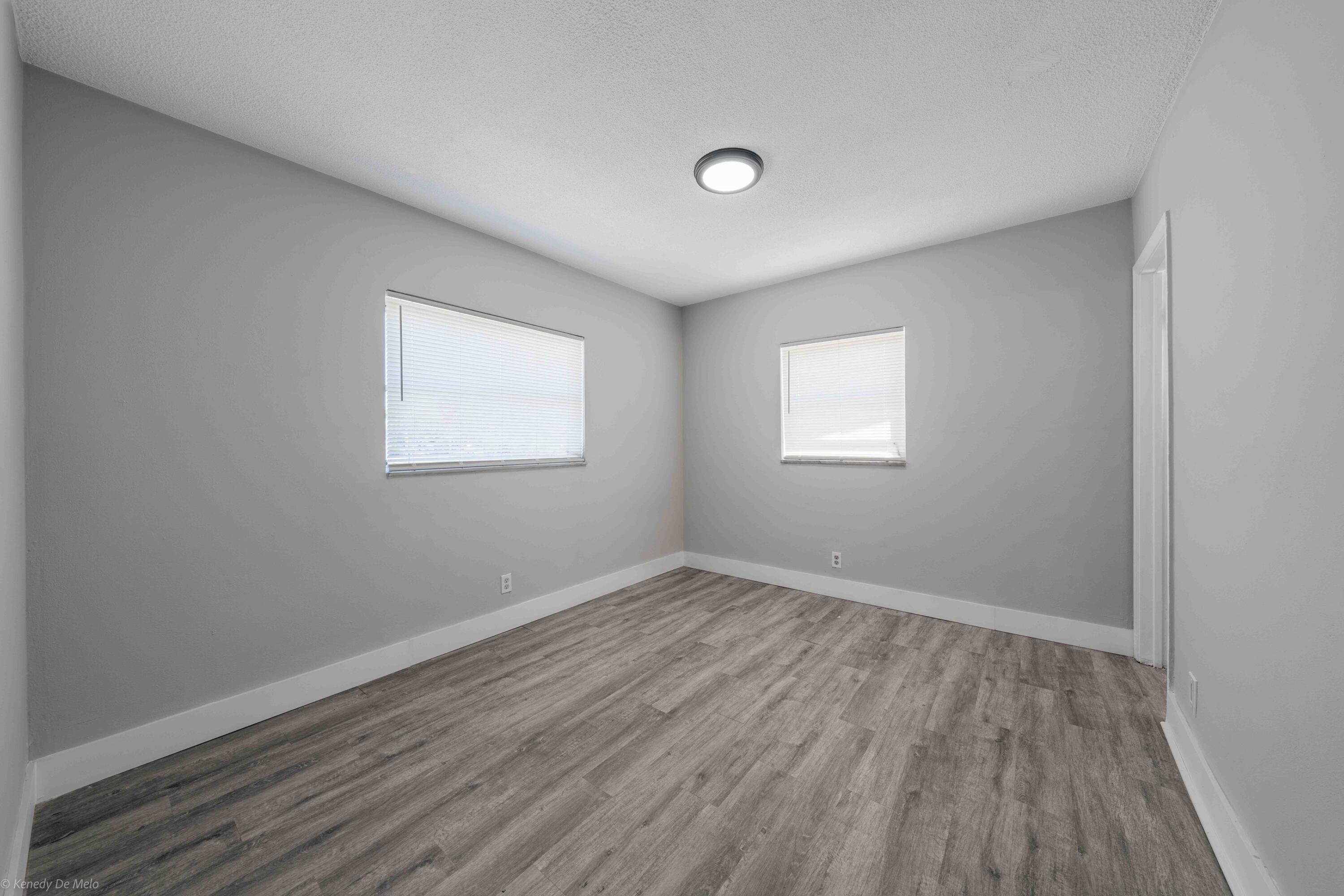 COMMONWEALTH MANOR - Residential Lease