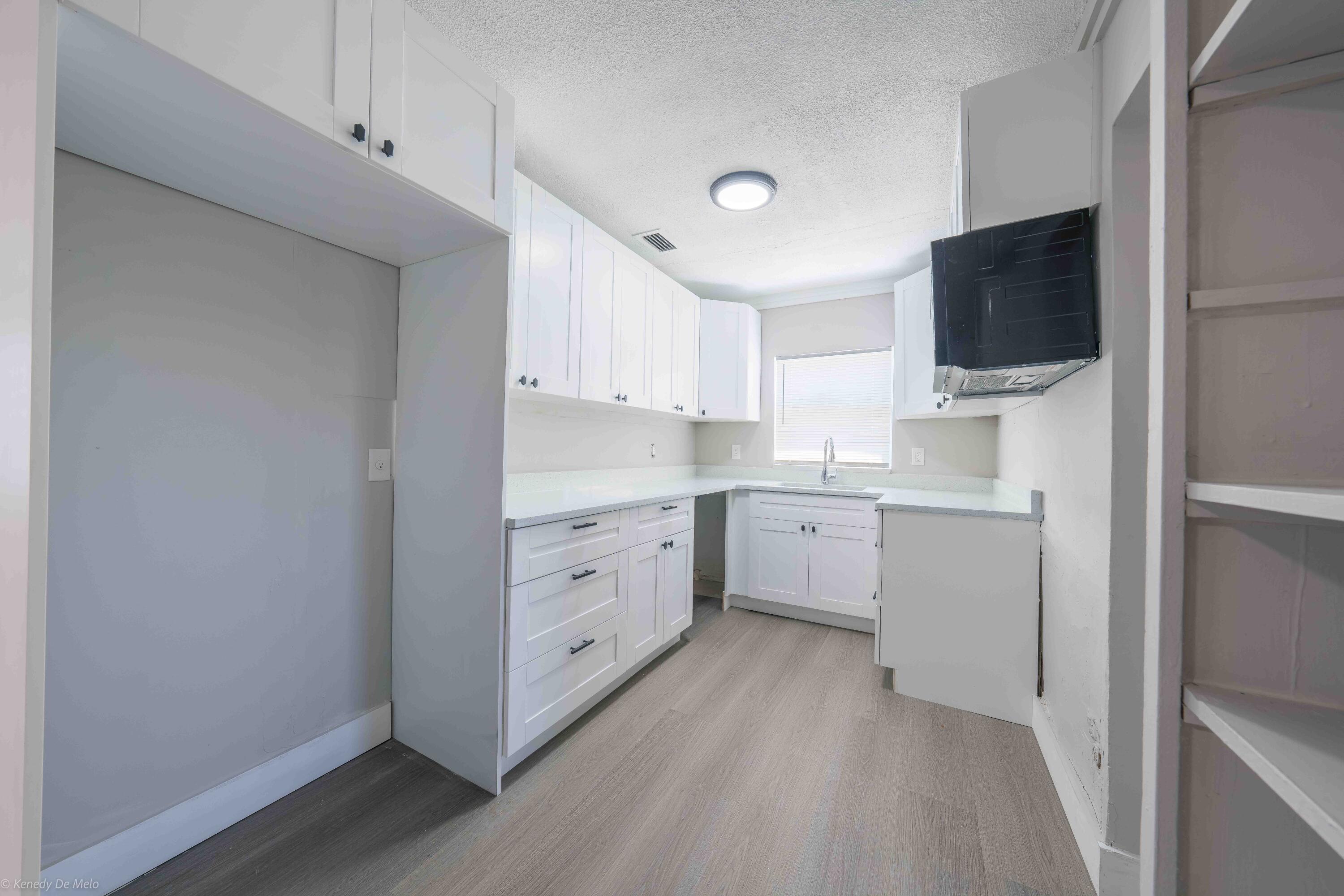 COMMONWEALTH MANOR - Residential Lease