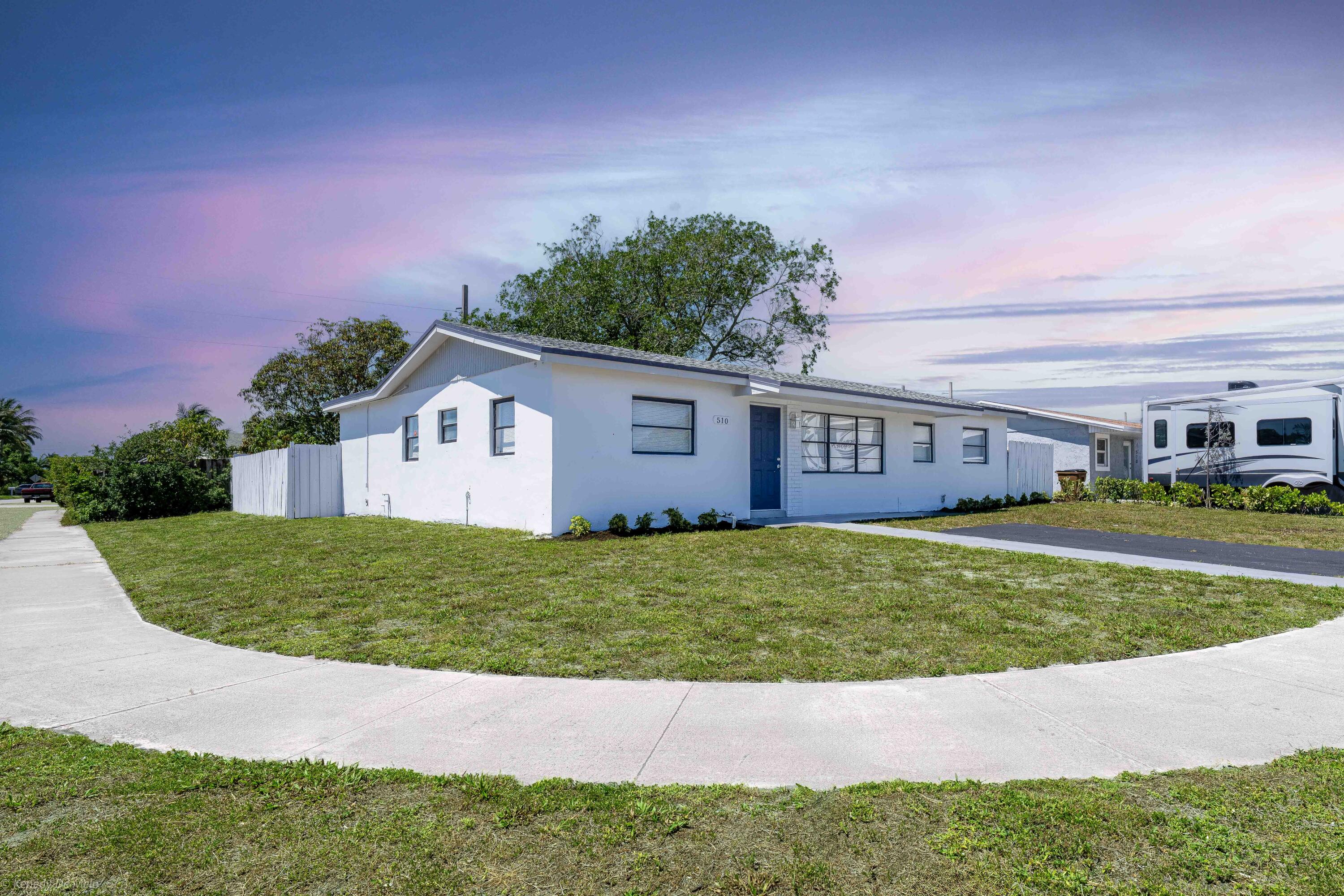 COMMONWEALTH MANOR - Residential Lease
