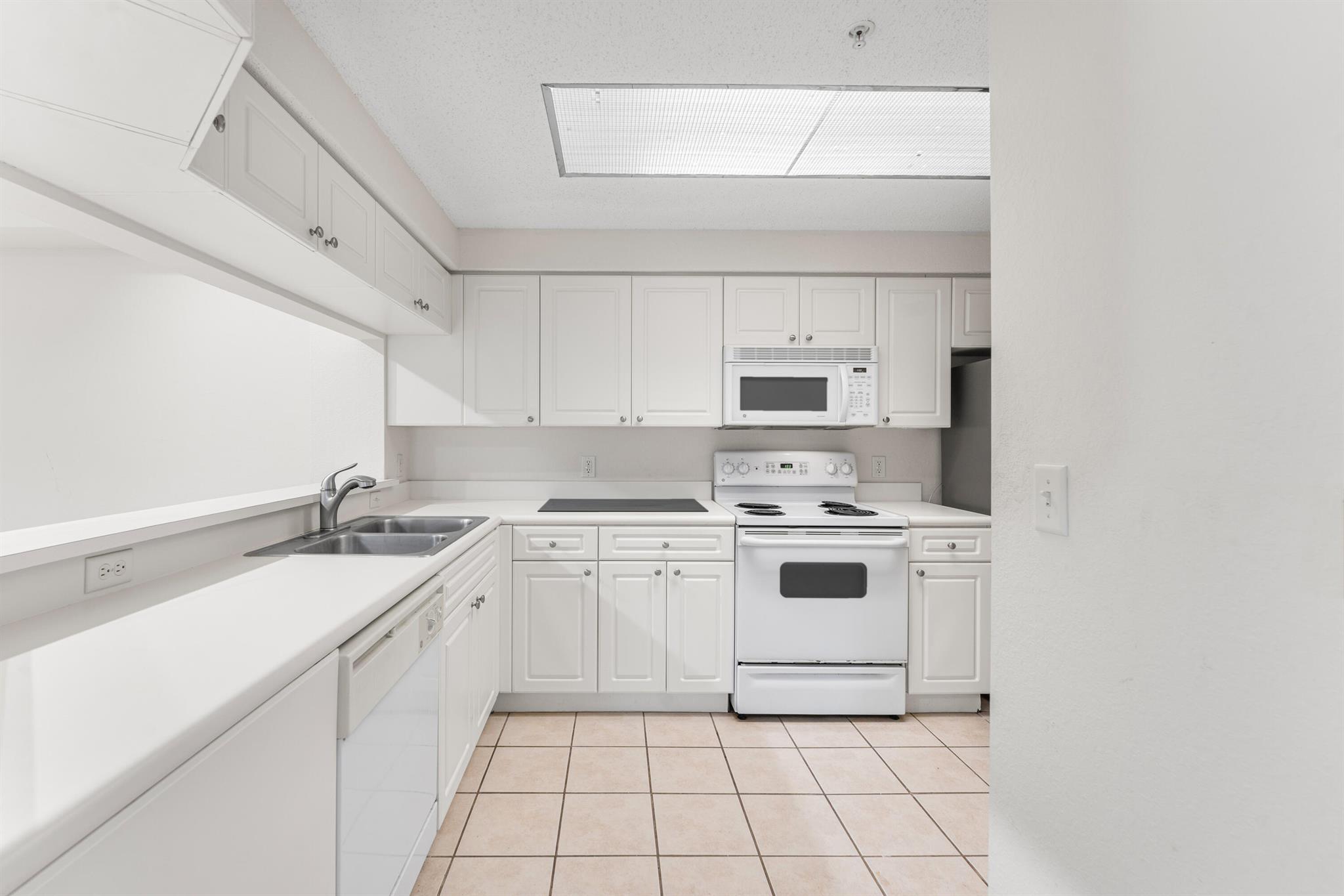 SAN MATERA THE GARDENS CO - Residential Lease