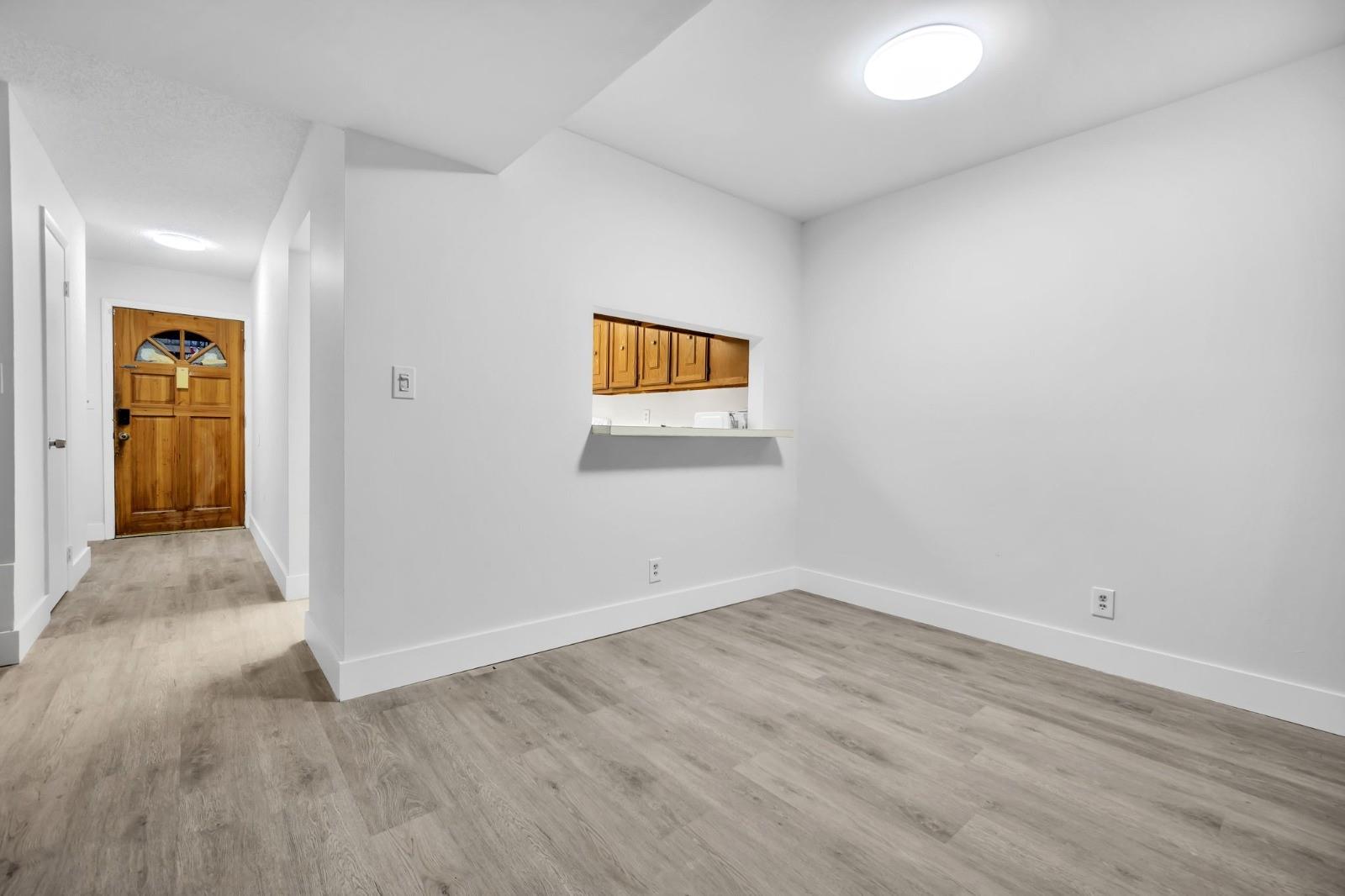 DEL RIO VILLAGE TOWNHOUSE - Residential Lease