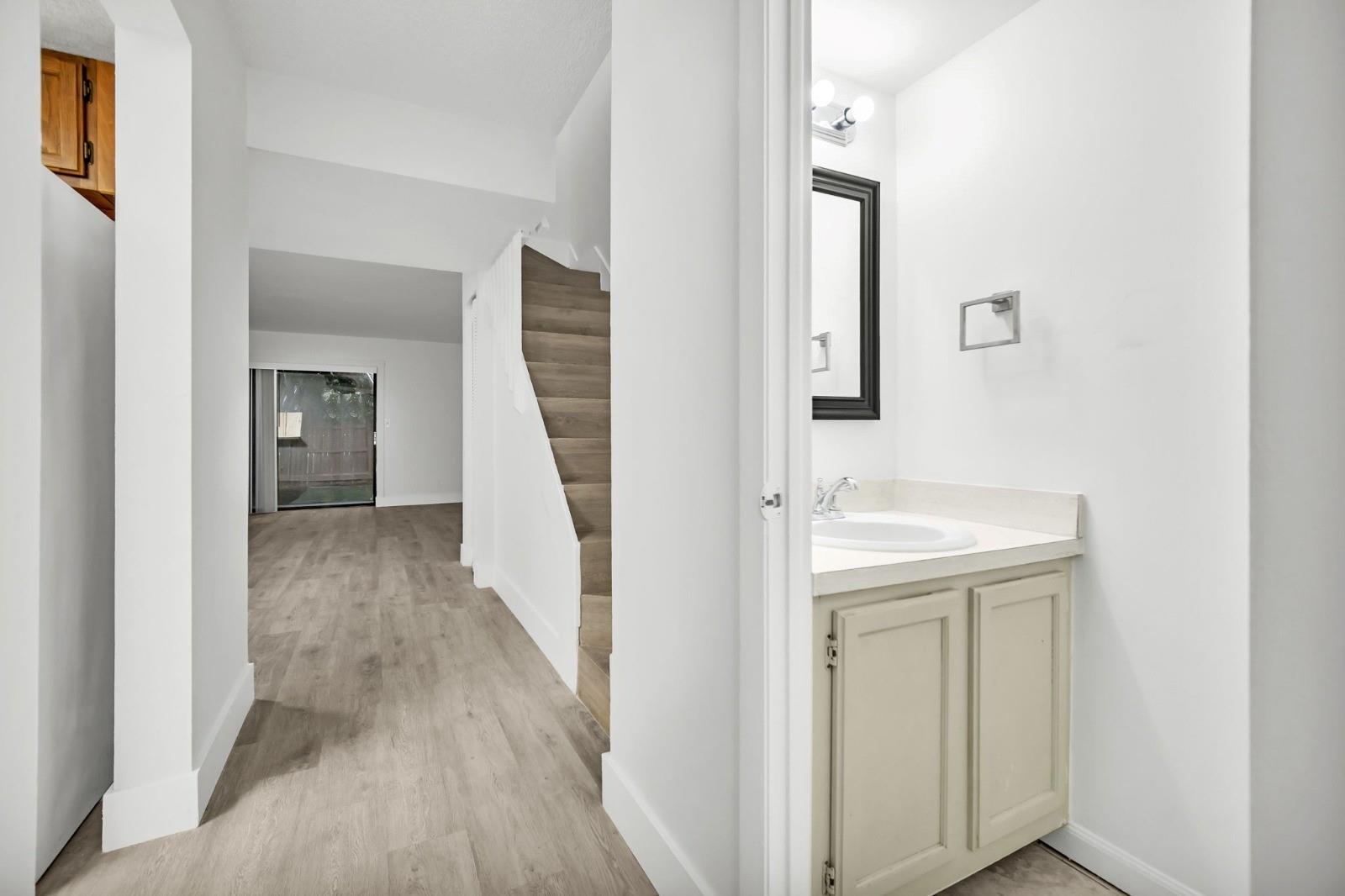 DEL RIO VILLAGE TOWNHOUSE - Residential Lease