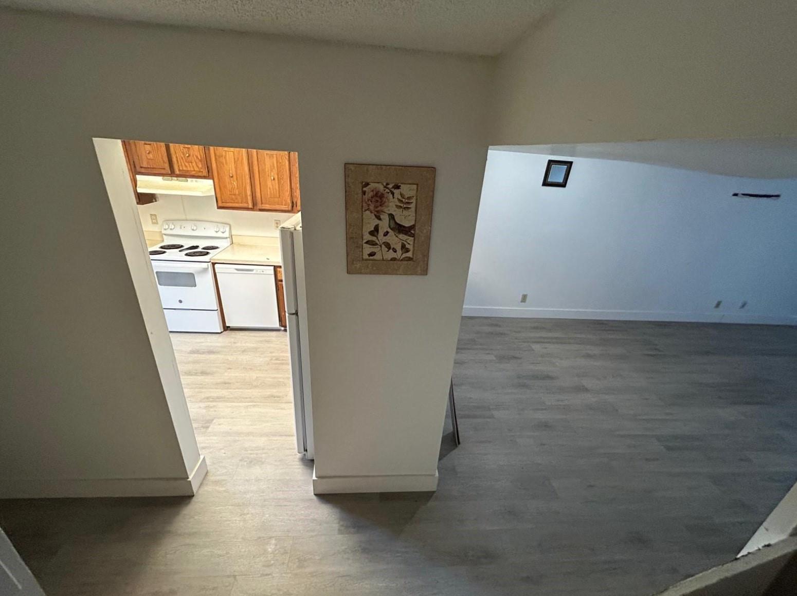 DEL RIO VILLAGE TOWNHOUSE - Residential Lease