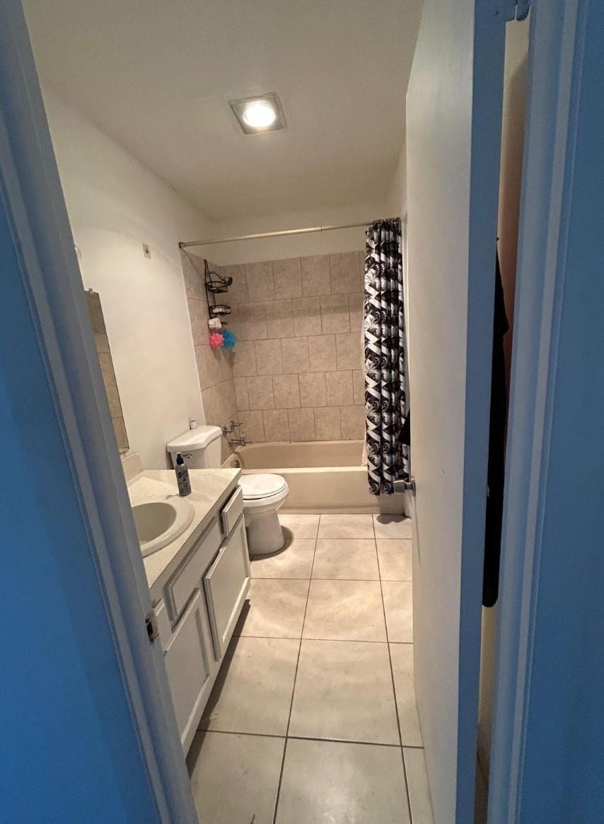 DEL RIO VILLAGE TOWNHOUSE - Residential Lease