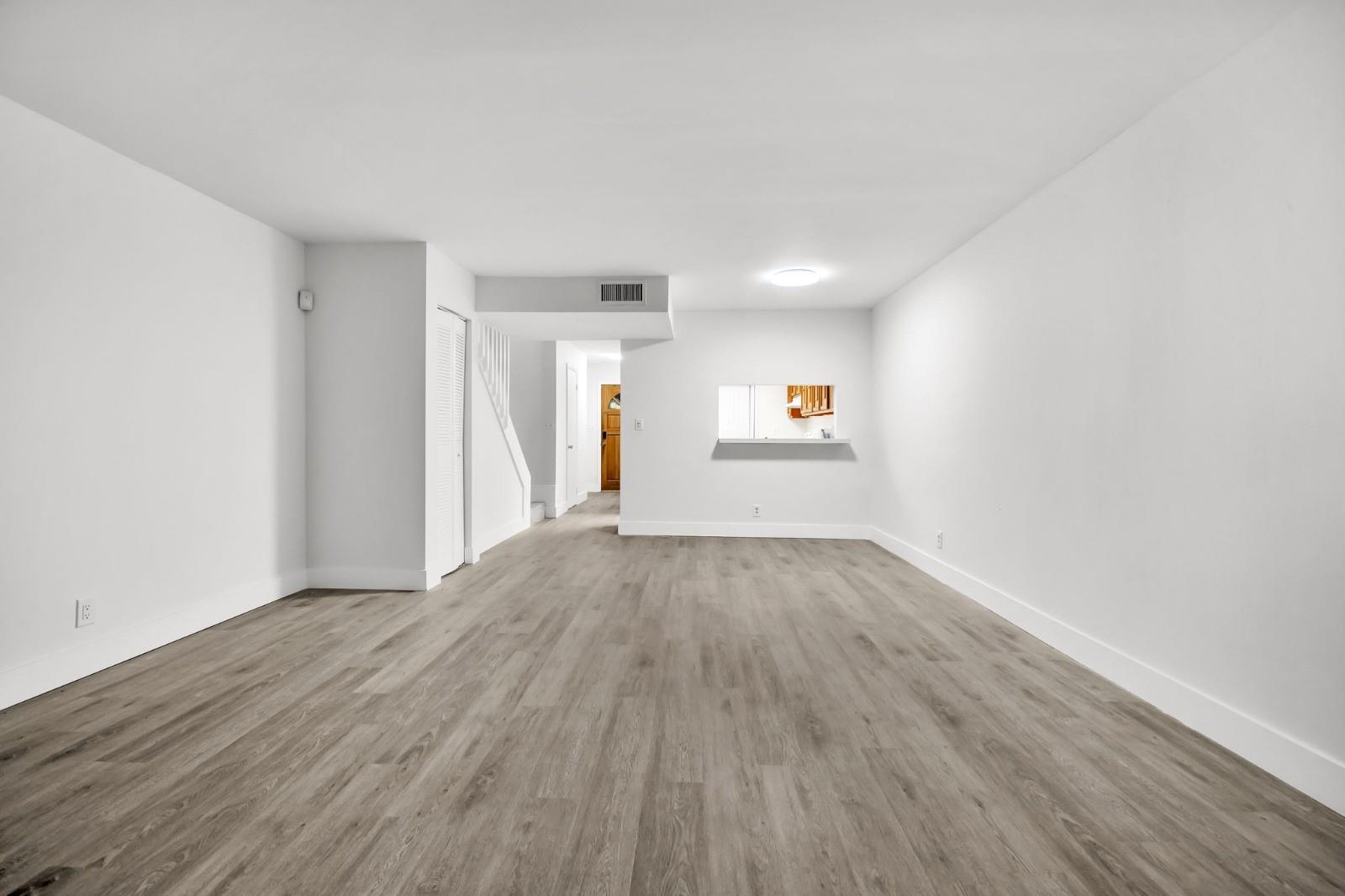 DEL RIO VILLAGE TOWNHOUSE - Residential Lease