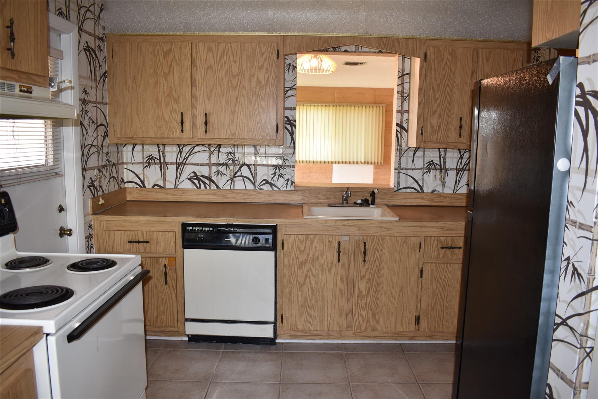 CAMELOT VILLAGE SEC 1 - Residential